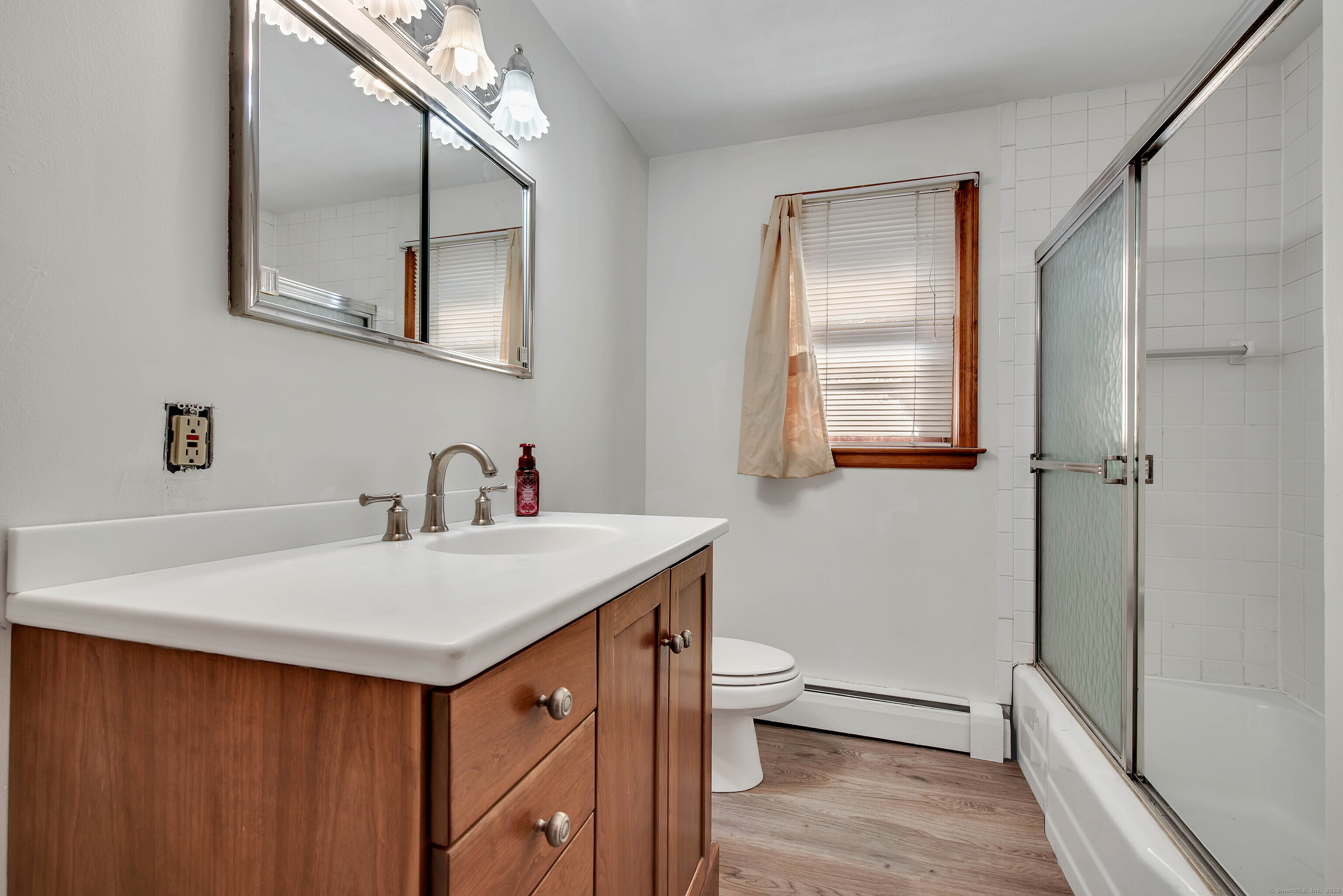 121 Oakland Avenue 2nd Floor