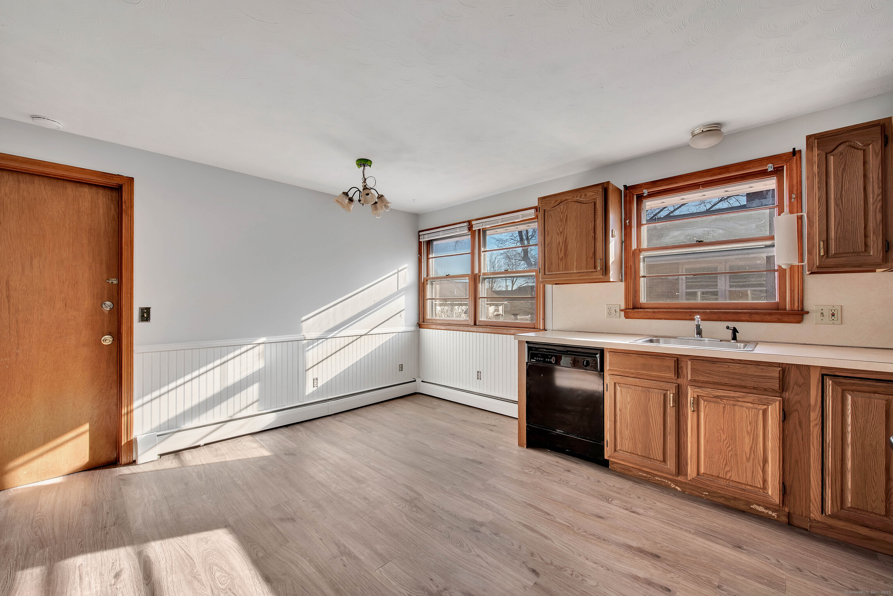 121 Oakland Avenue 2nd Floor