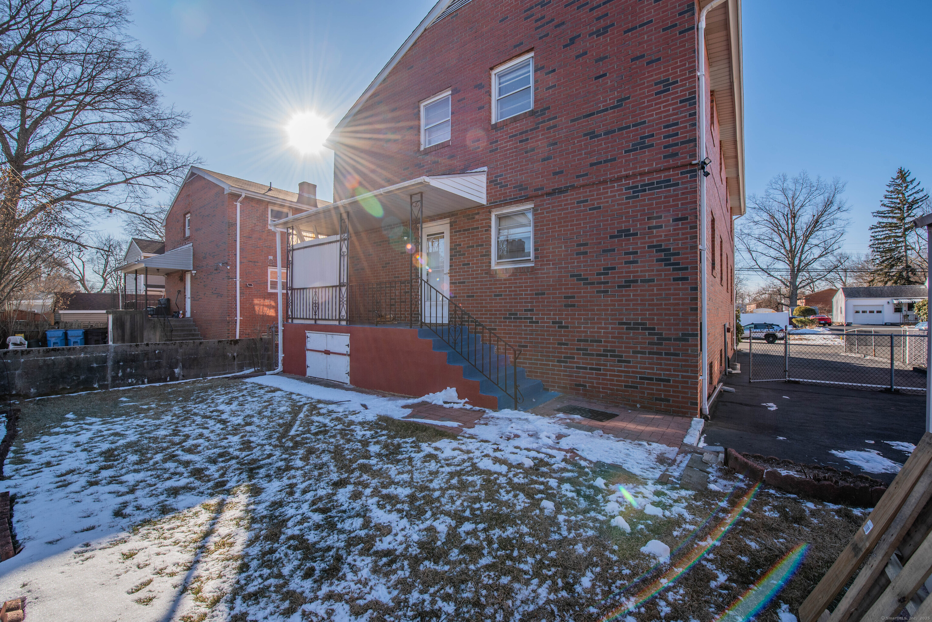 121 Oakland Avenue 2nd Floor