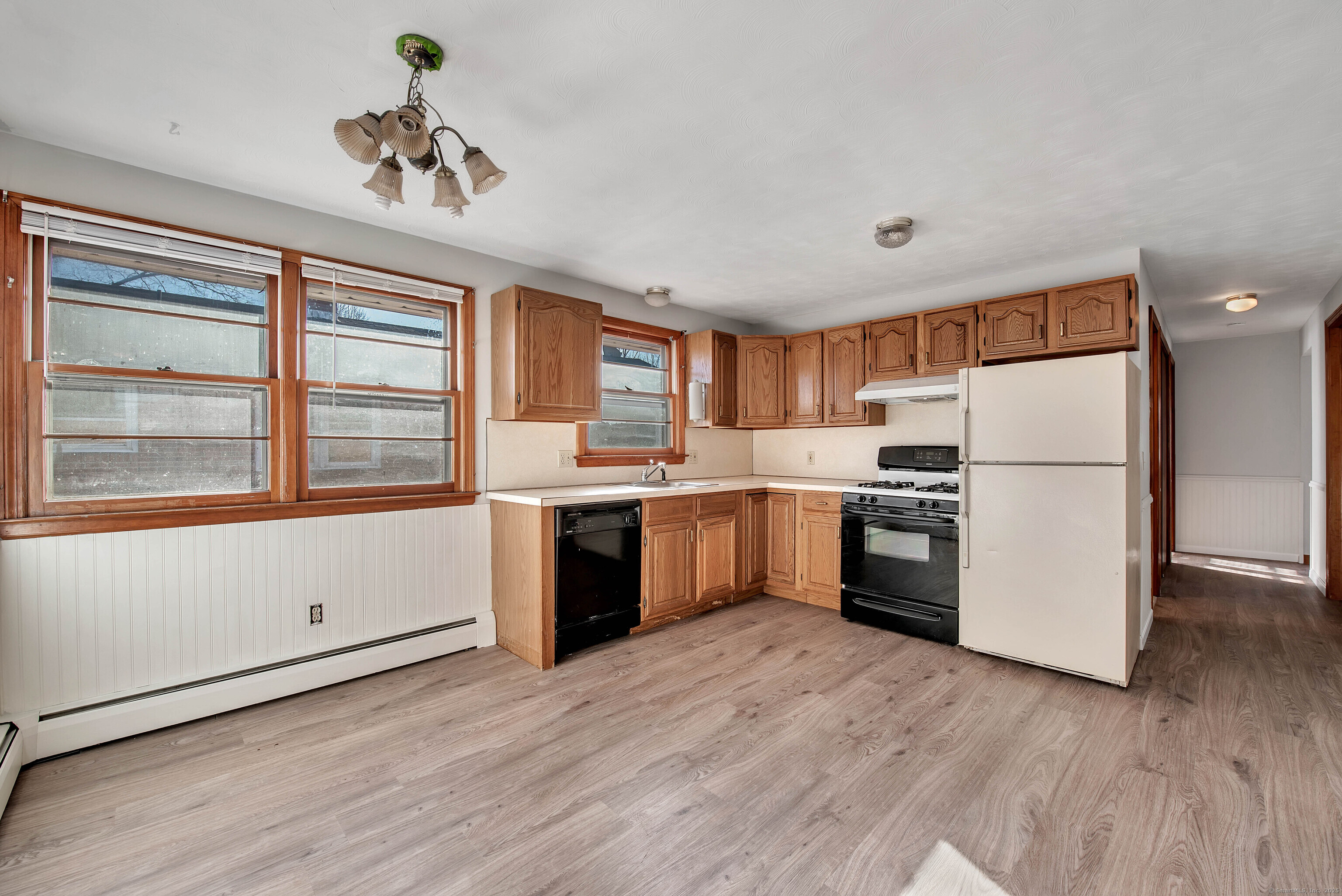 121 Oakland Avenue 2nd Floor