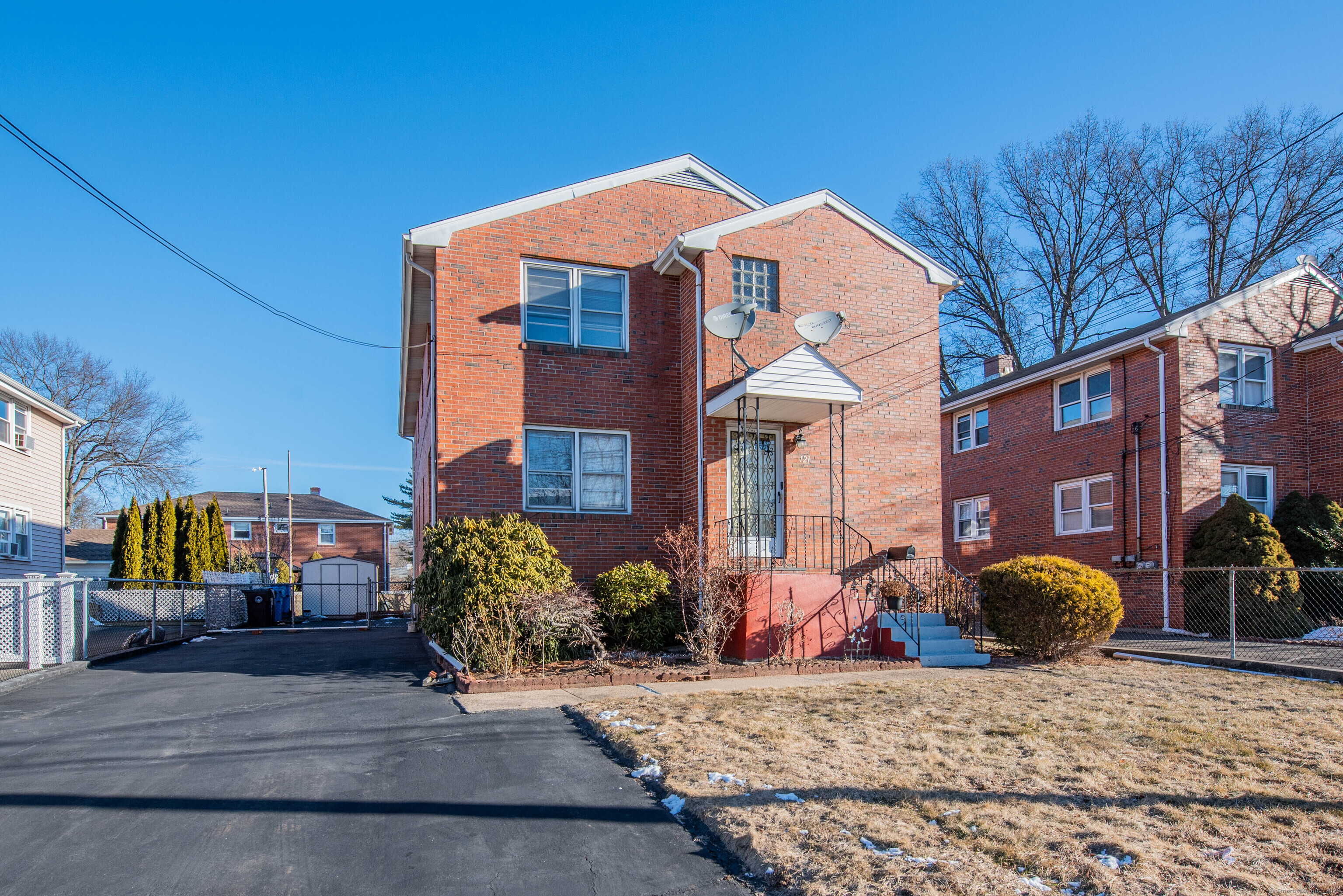 121 Oakland Avenue 2nd Floor
