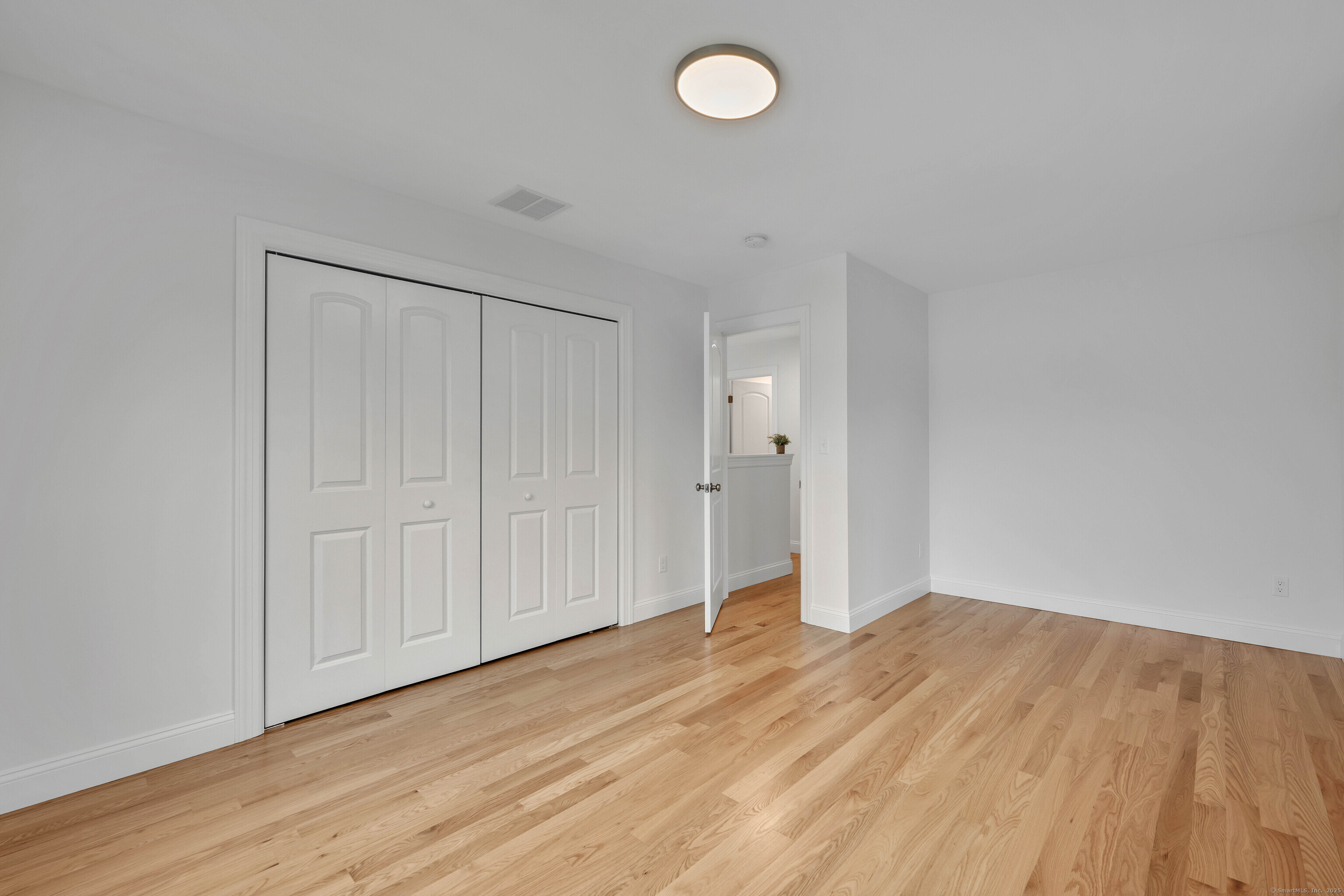 39 Robbins Avenue