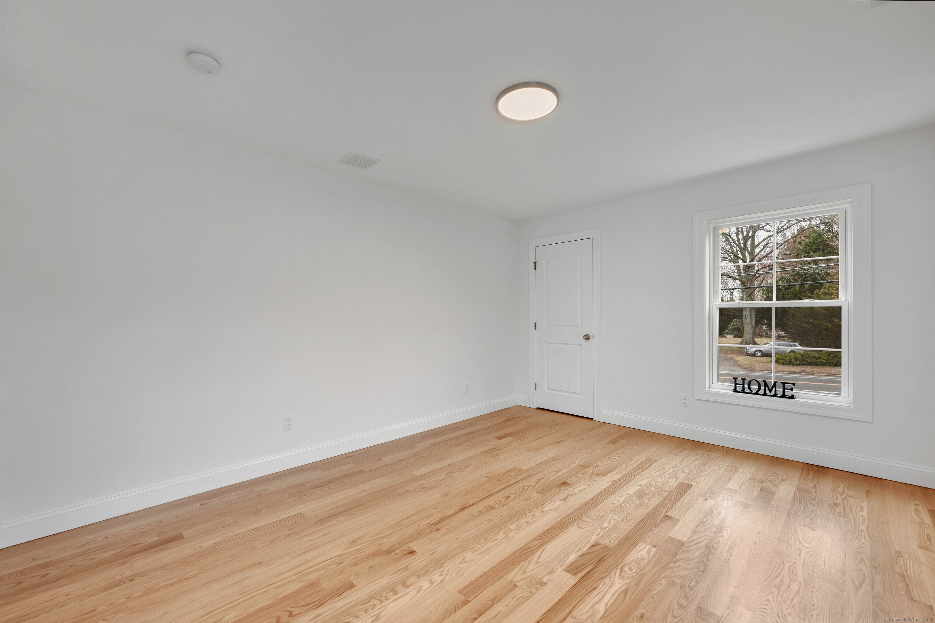 39 Robbins Avenue