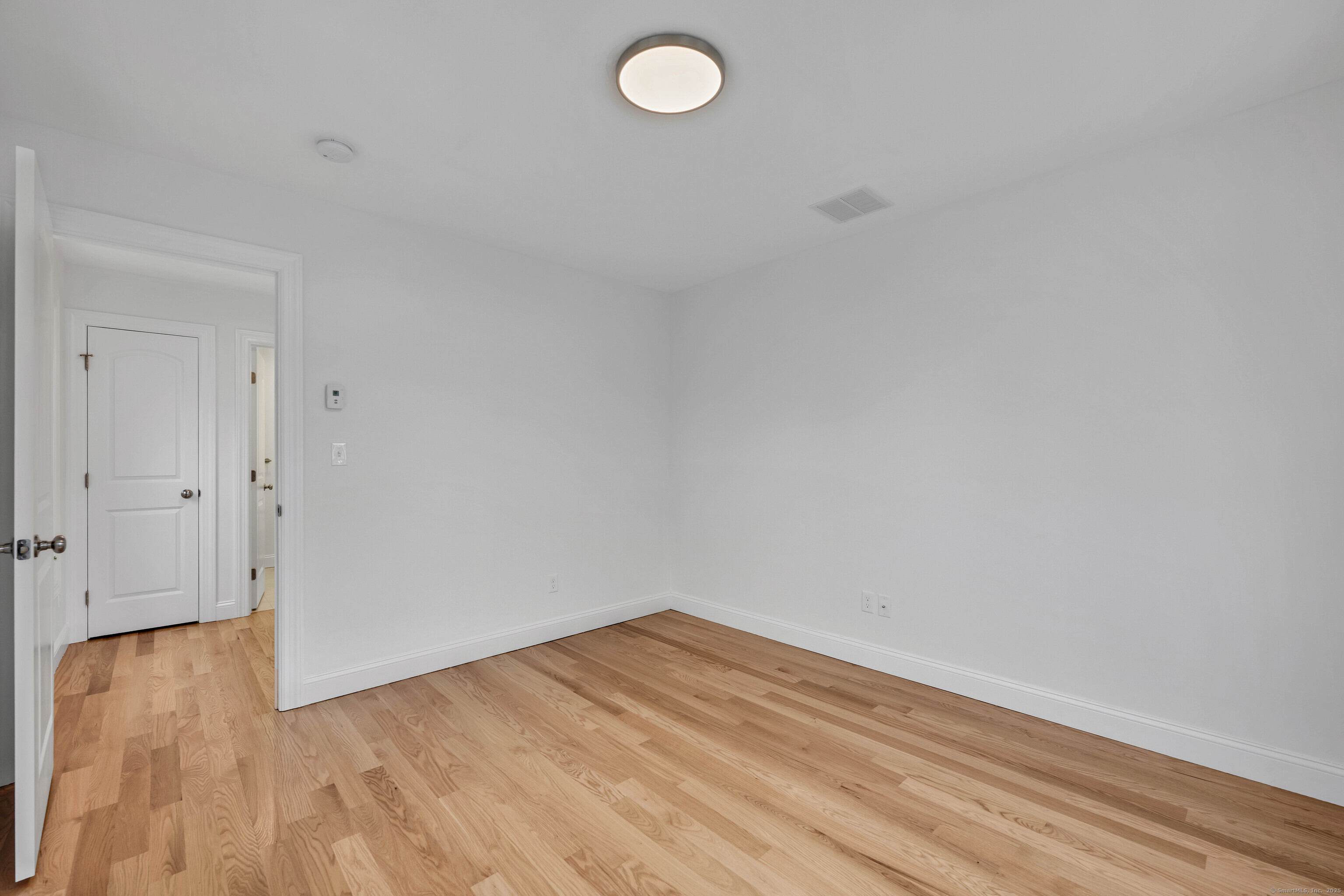 39 Robbins Avenue