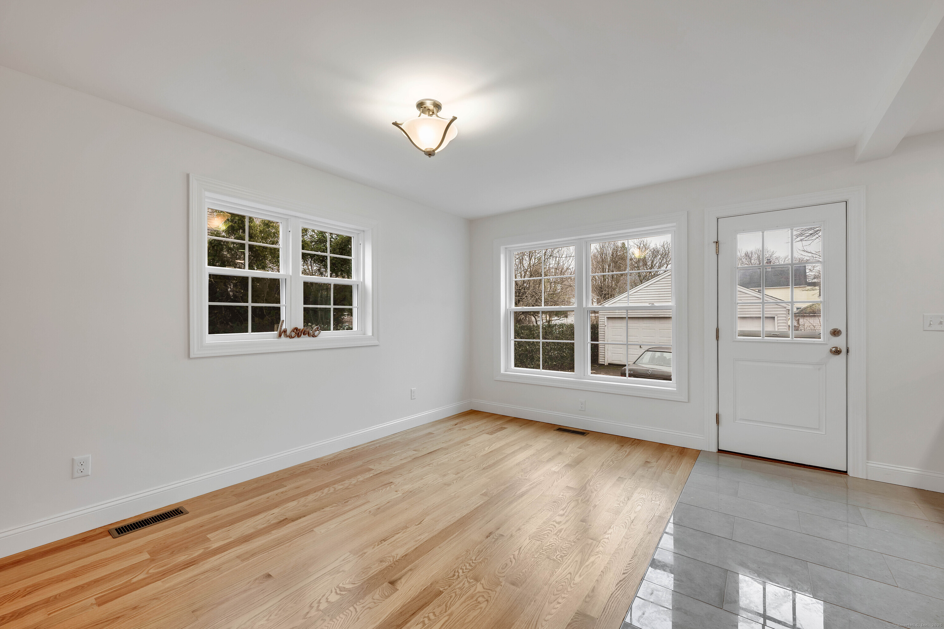 39 Robbins Avenue