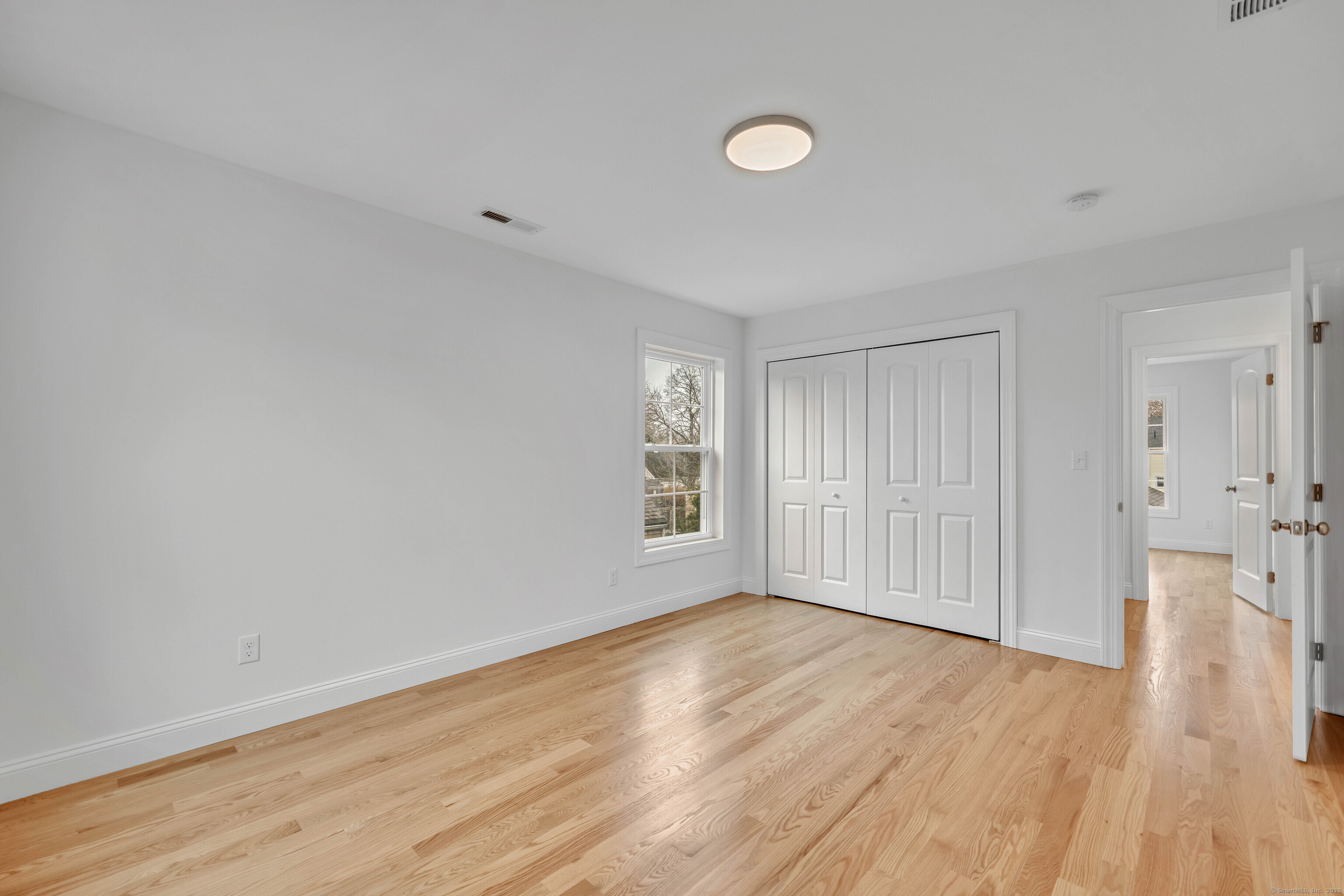 39 Robbins Avenue
