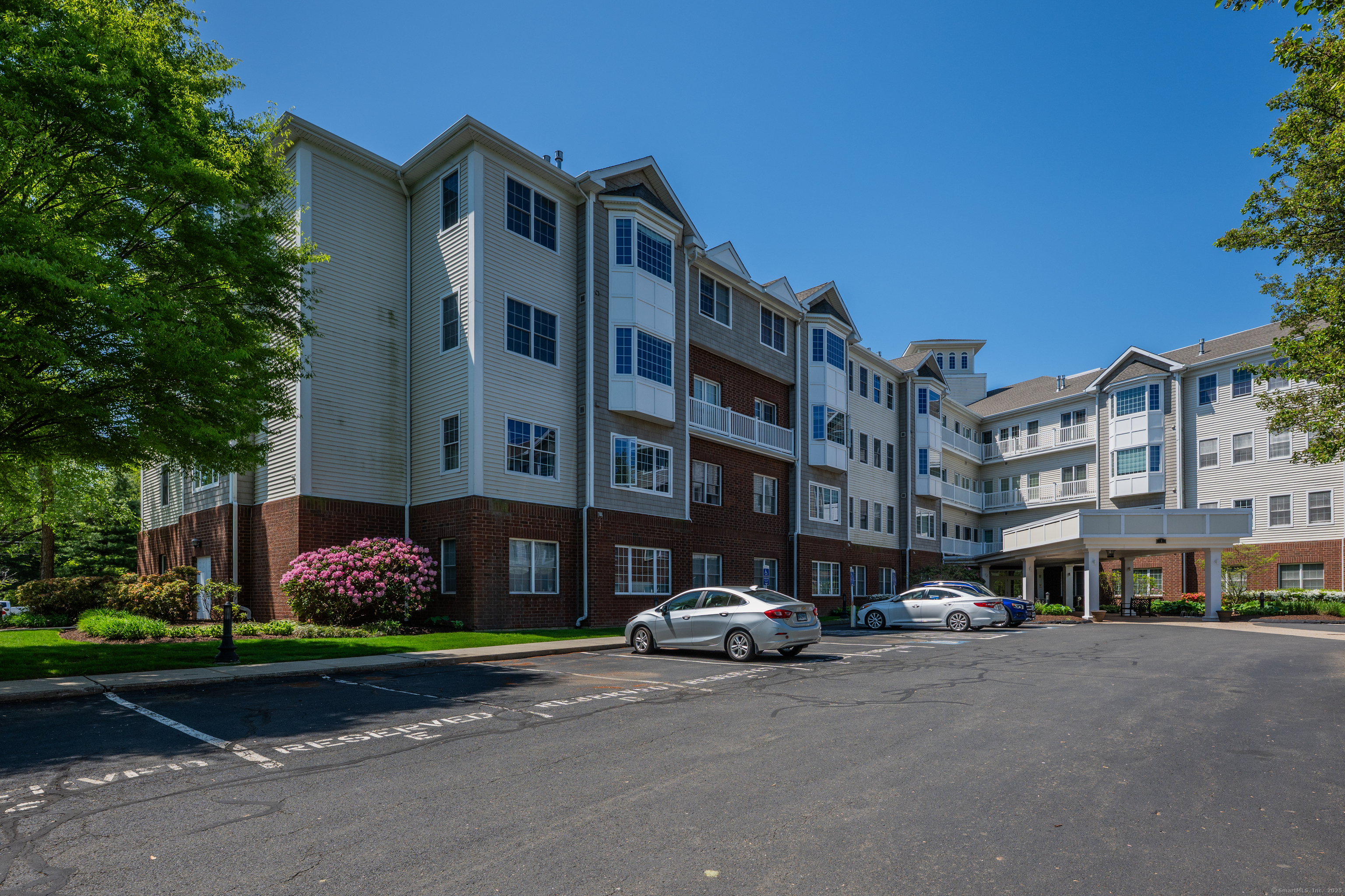 1 King Philip Drive 307