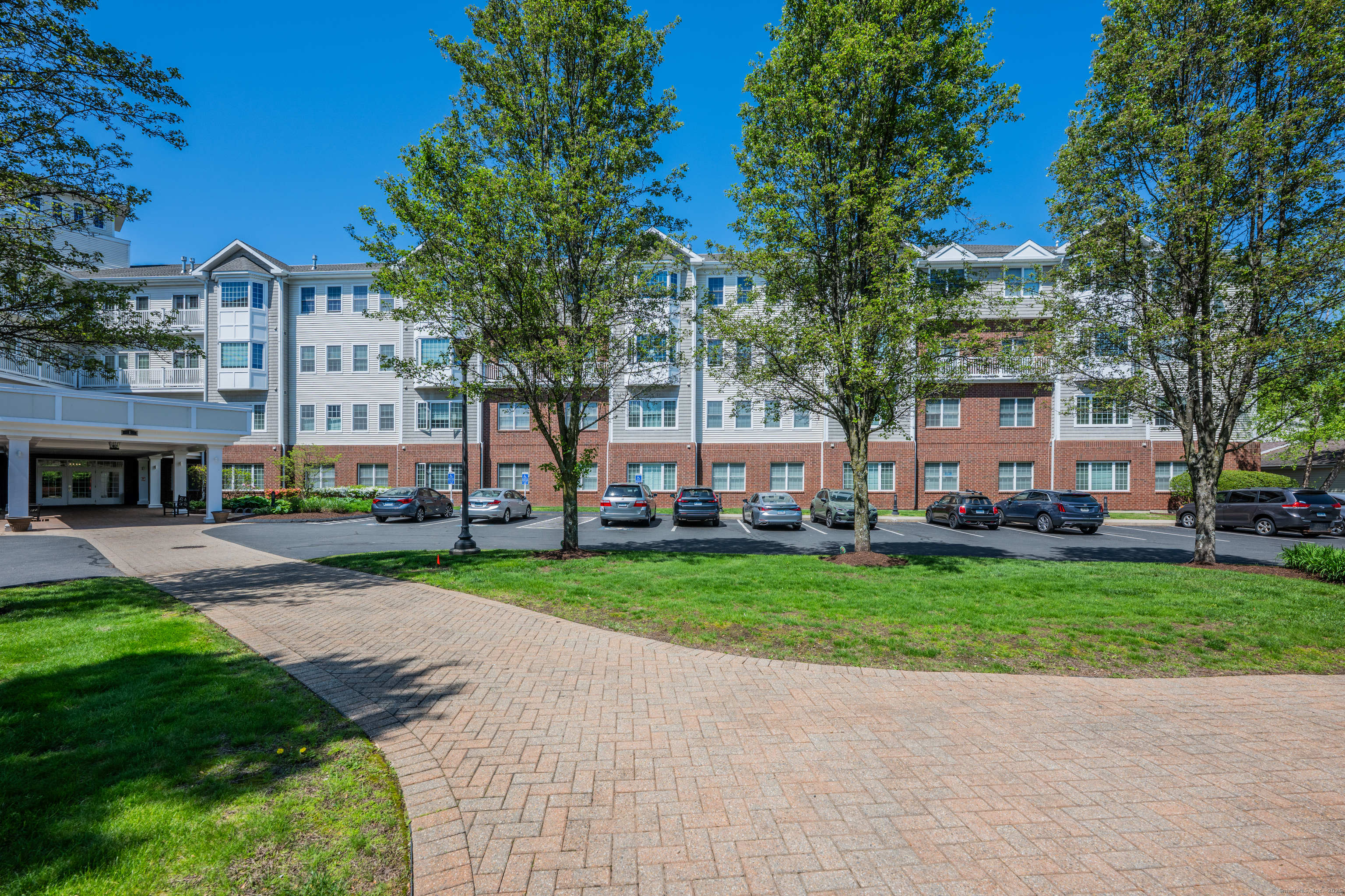 1 King Philip Drive 307