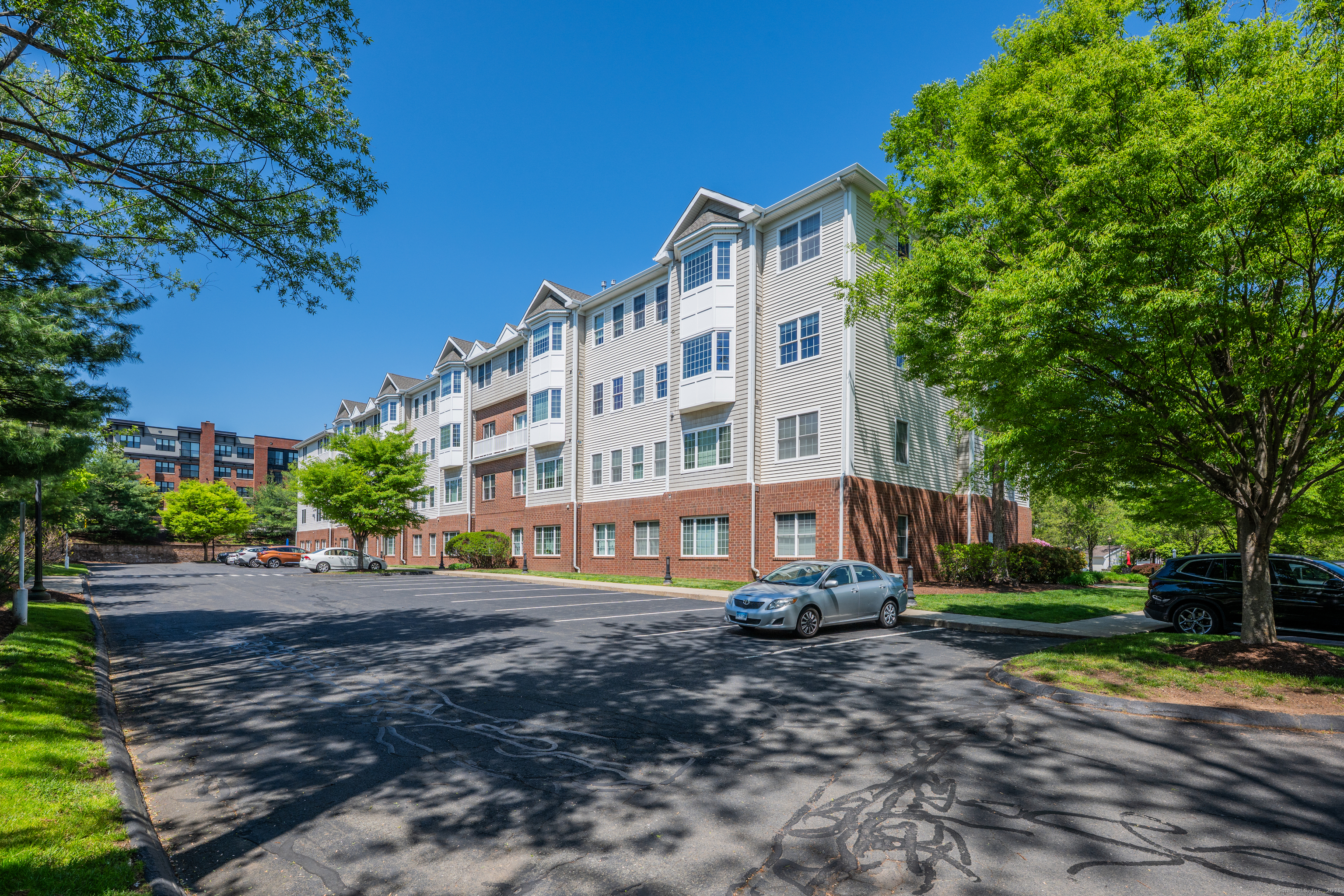 1 King Philip Drive 307