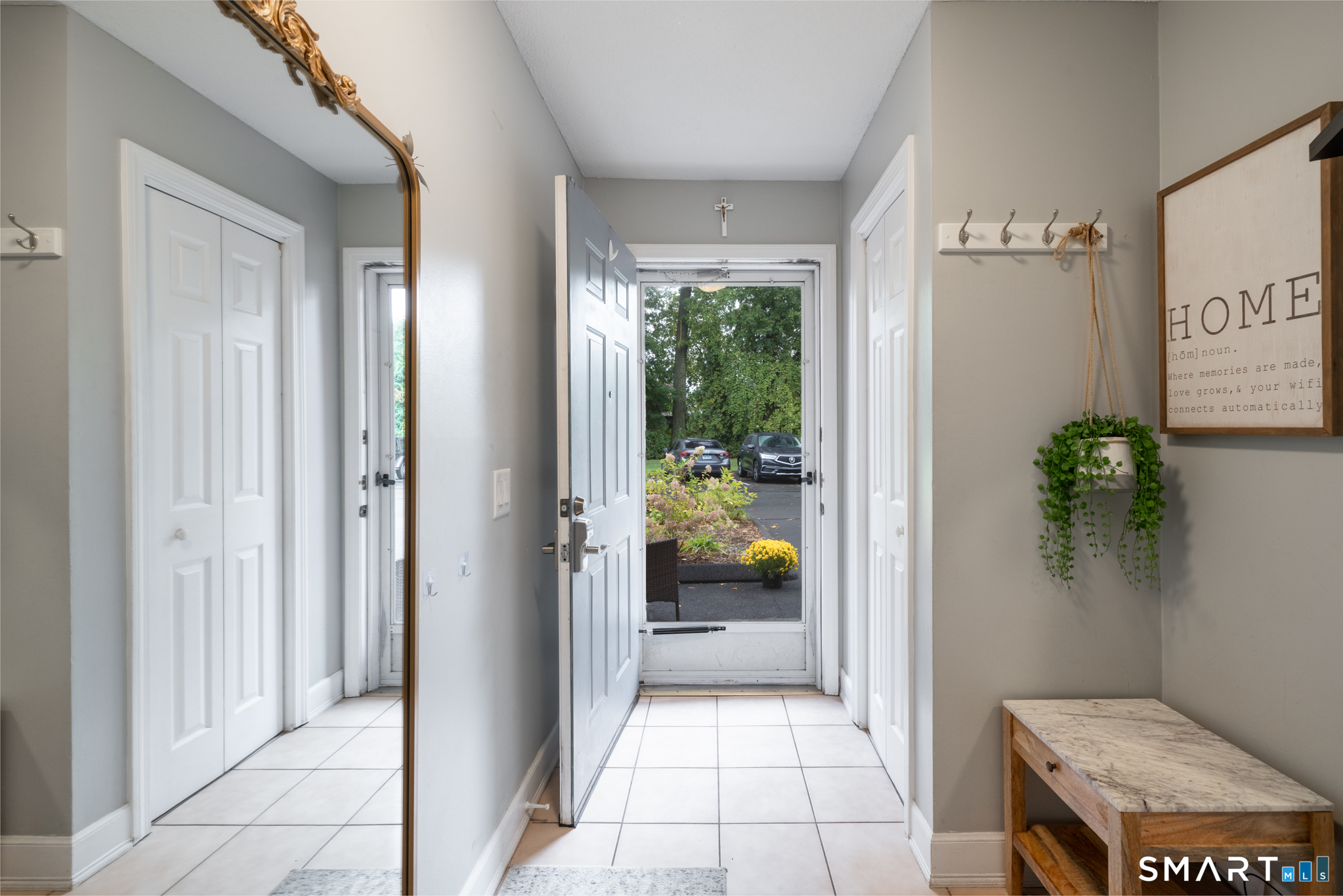 410 Farmington Avenue APT O6