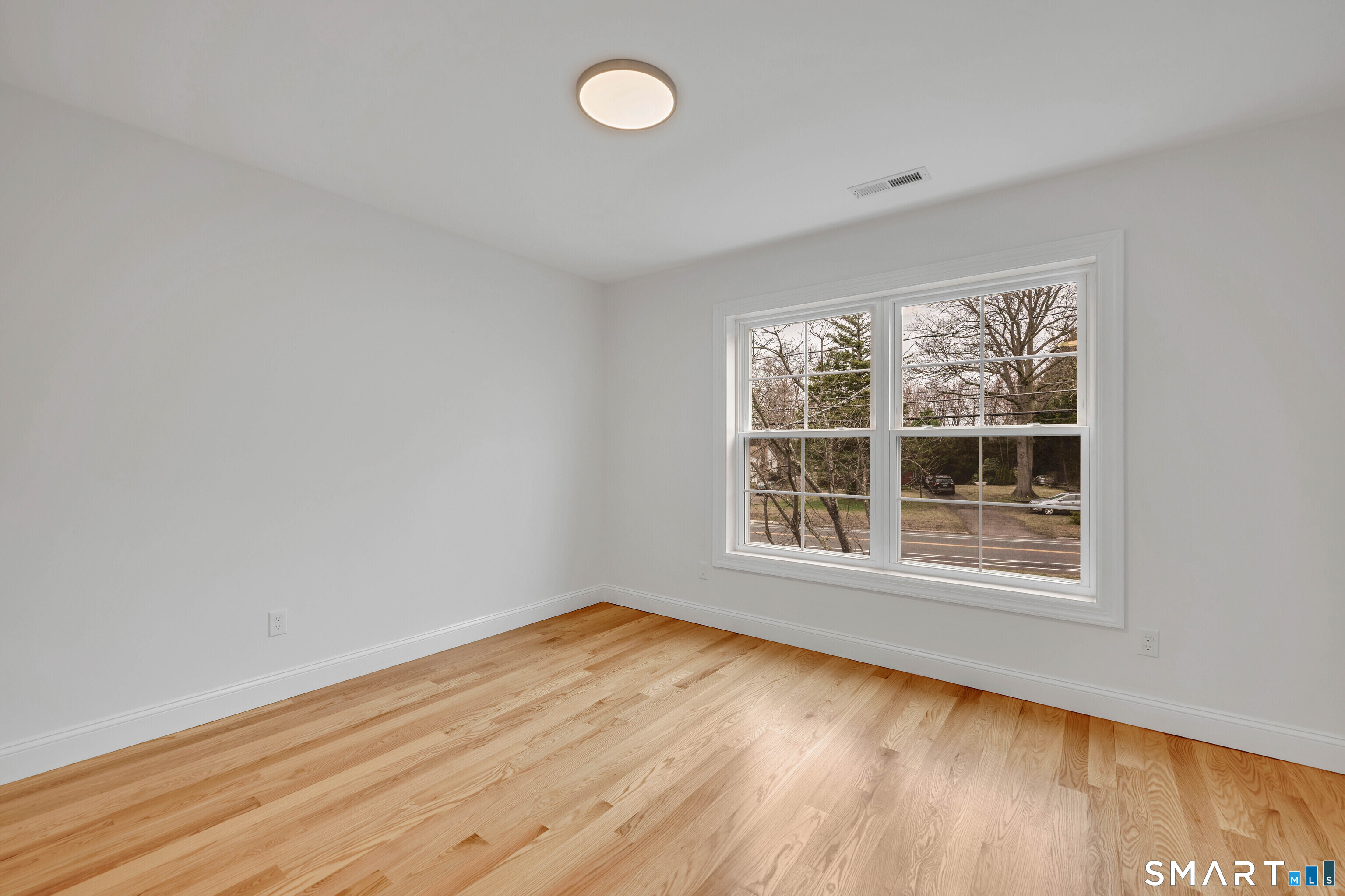 39 Robbins Avenue