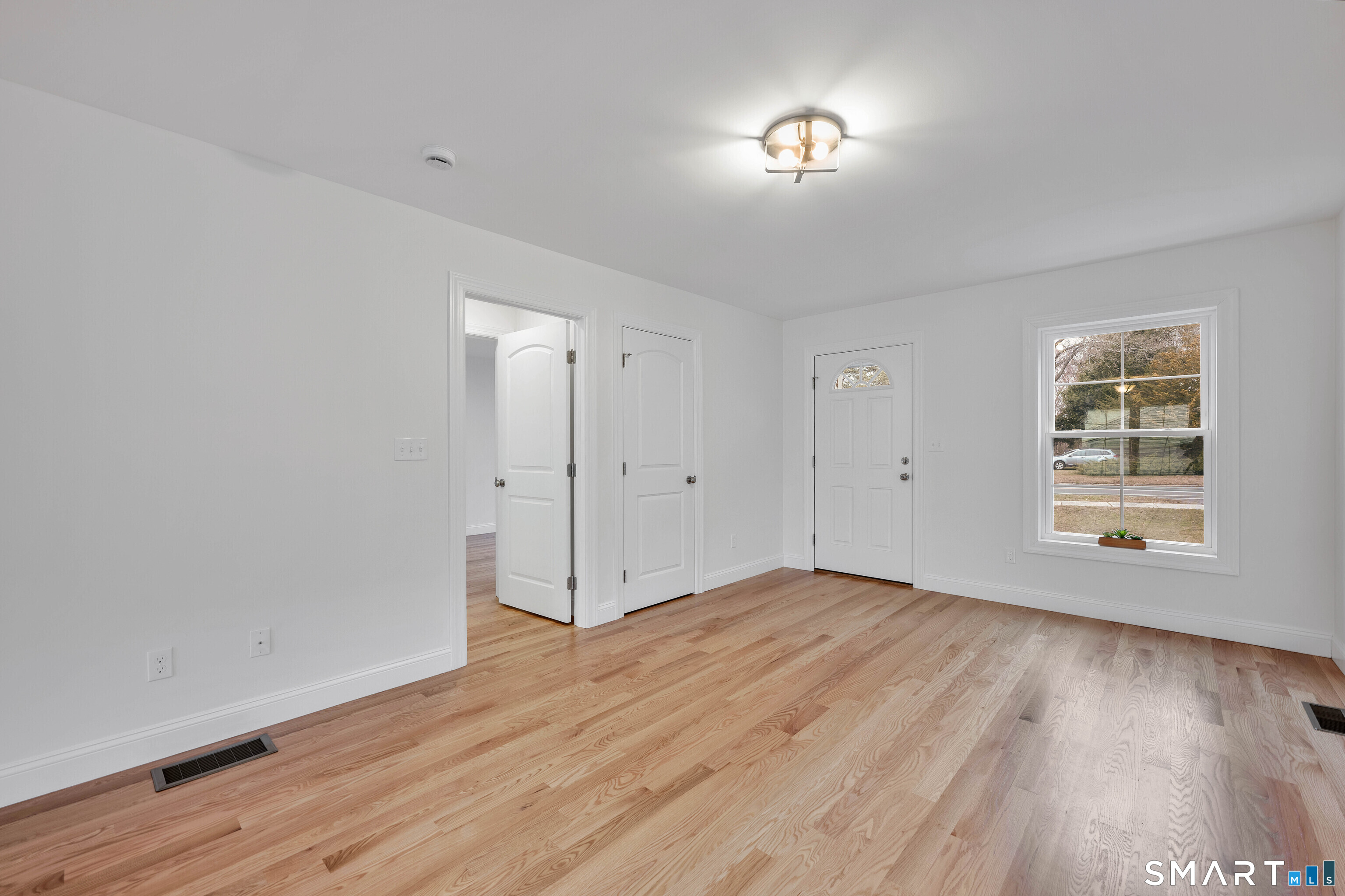 39 Robbins Avenue