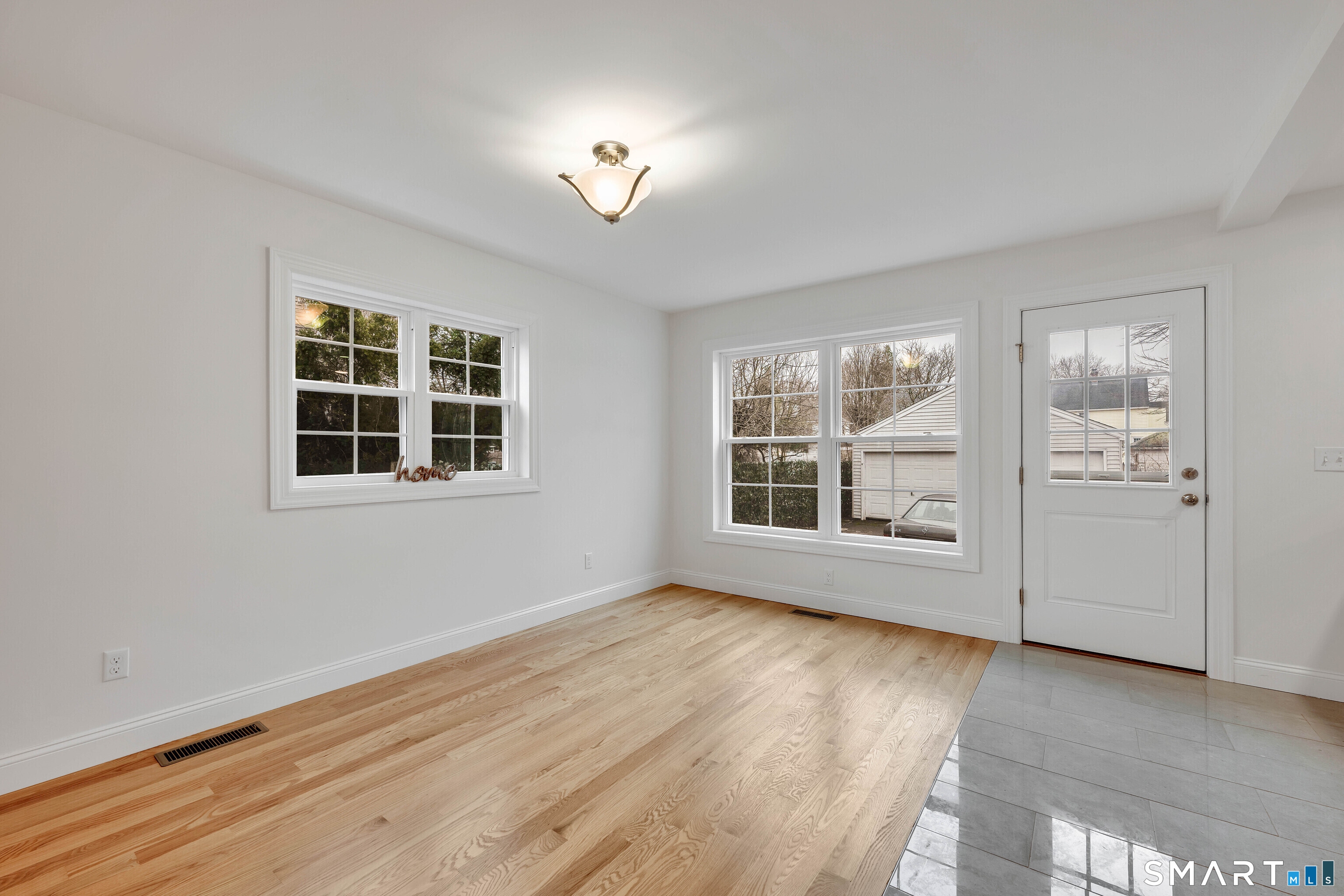 39 Robbins Avenue