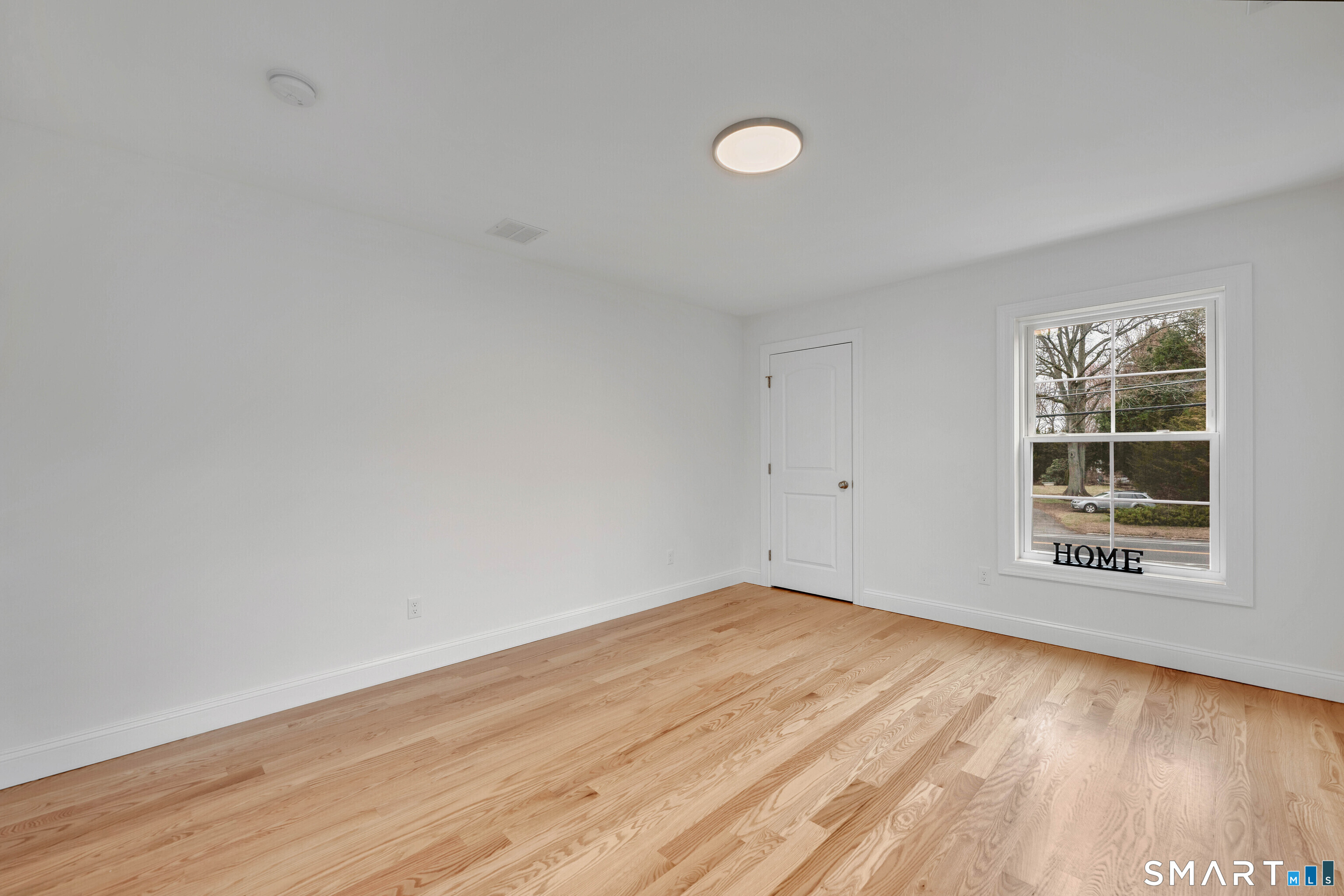 39 Robbins Avenue