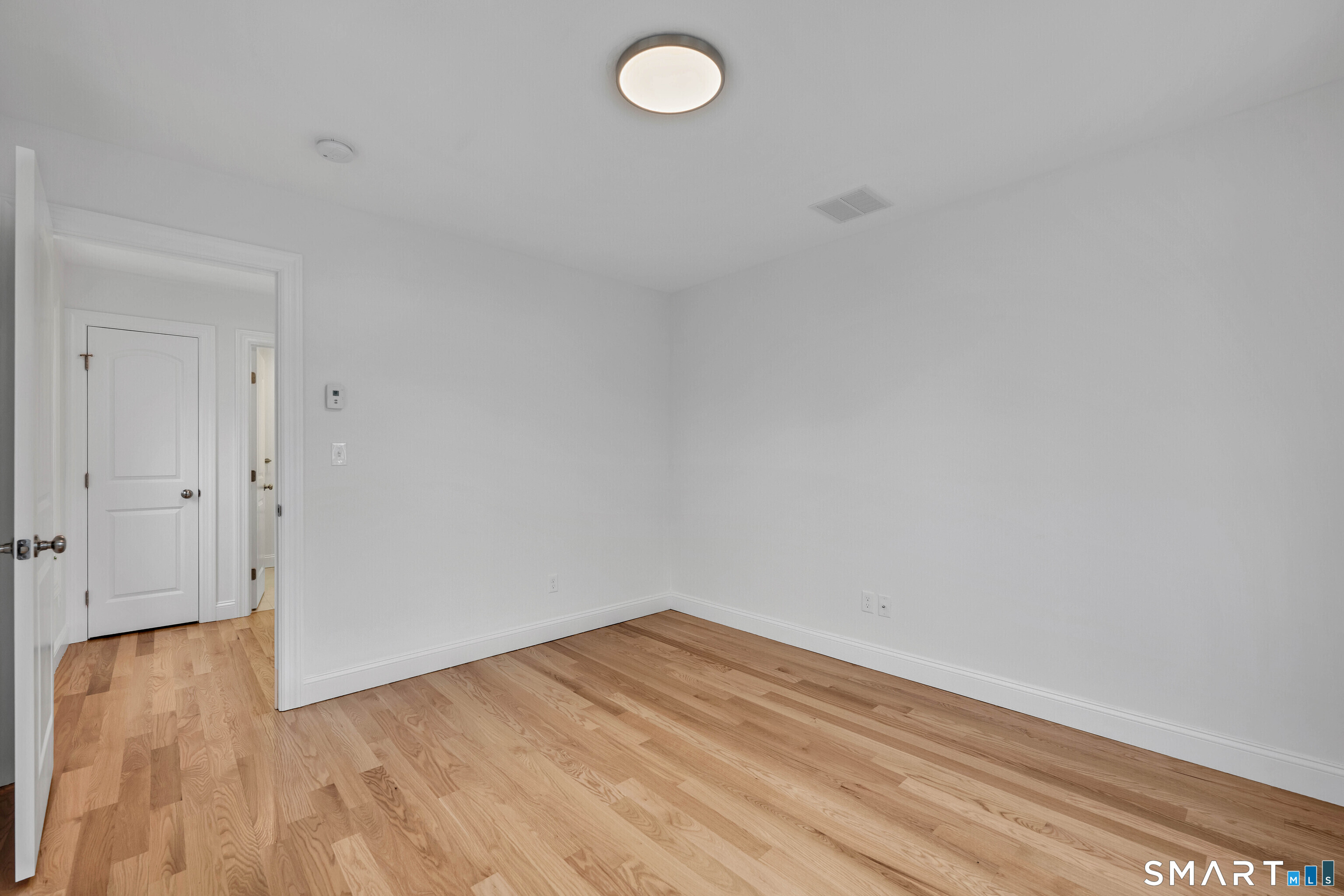 39 Robbins Avenue