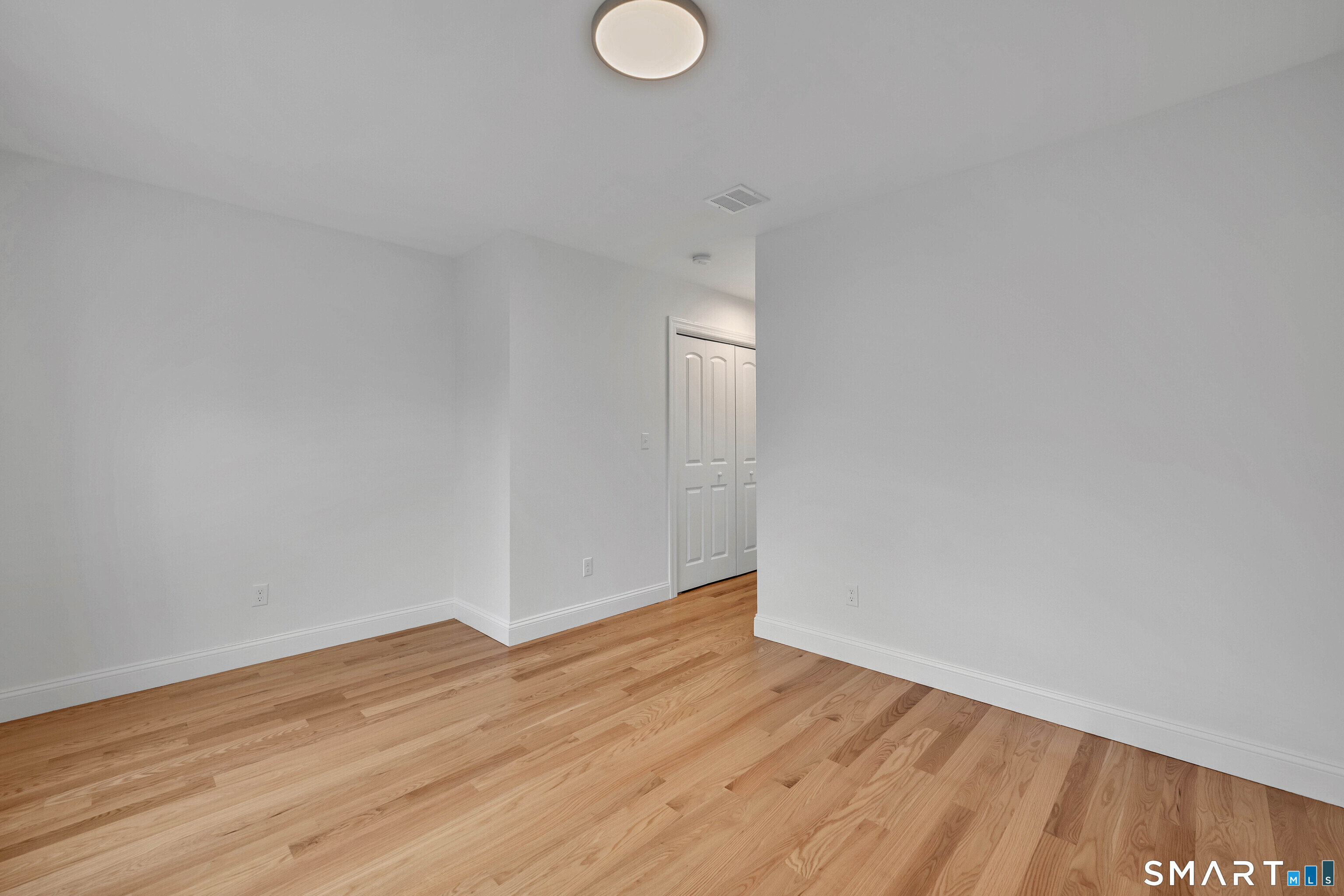 39 Robbins Avenue