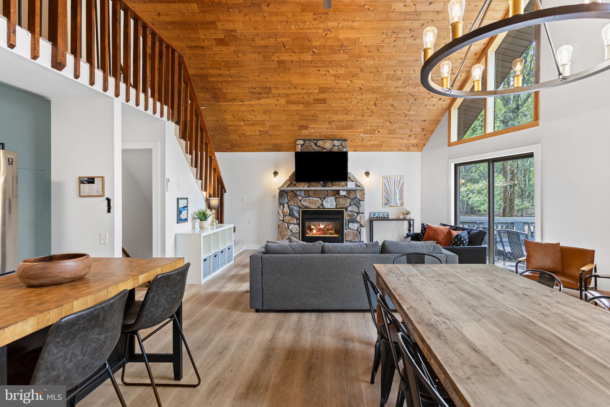 81 PINEKNOLL DRIVE