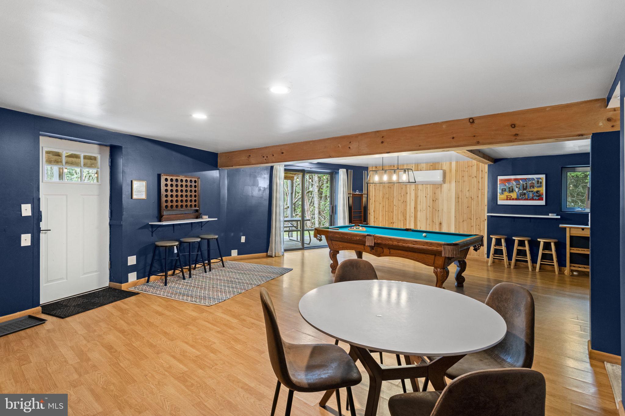 81 PINEKNOLL DRIVE