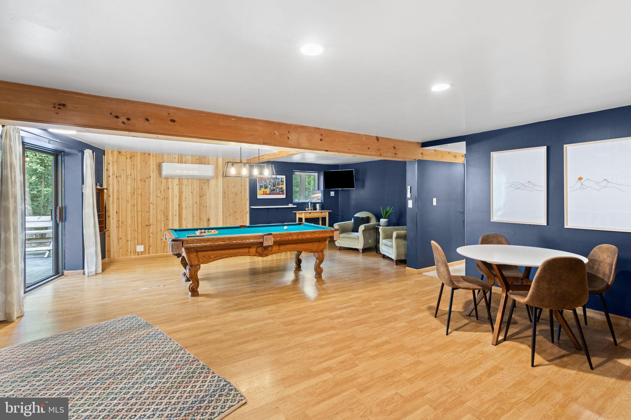 81 PINEKNOLL DRIVE