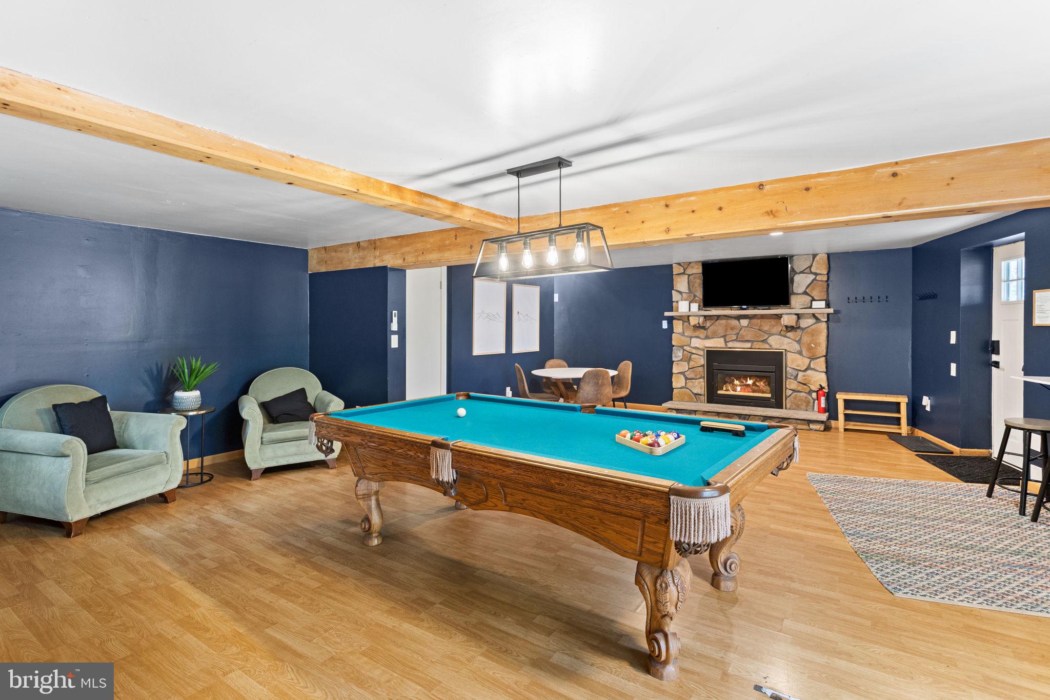 81 PINEKNOLL DRIVE
