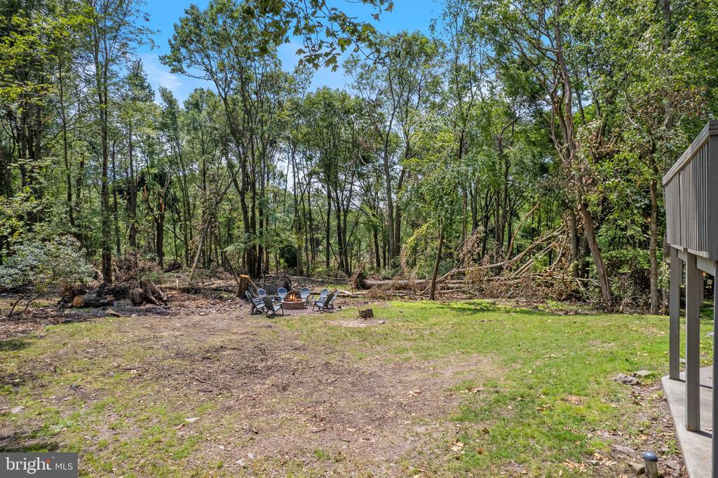 81 PINEKNOLL DRIVE