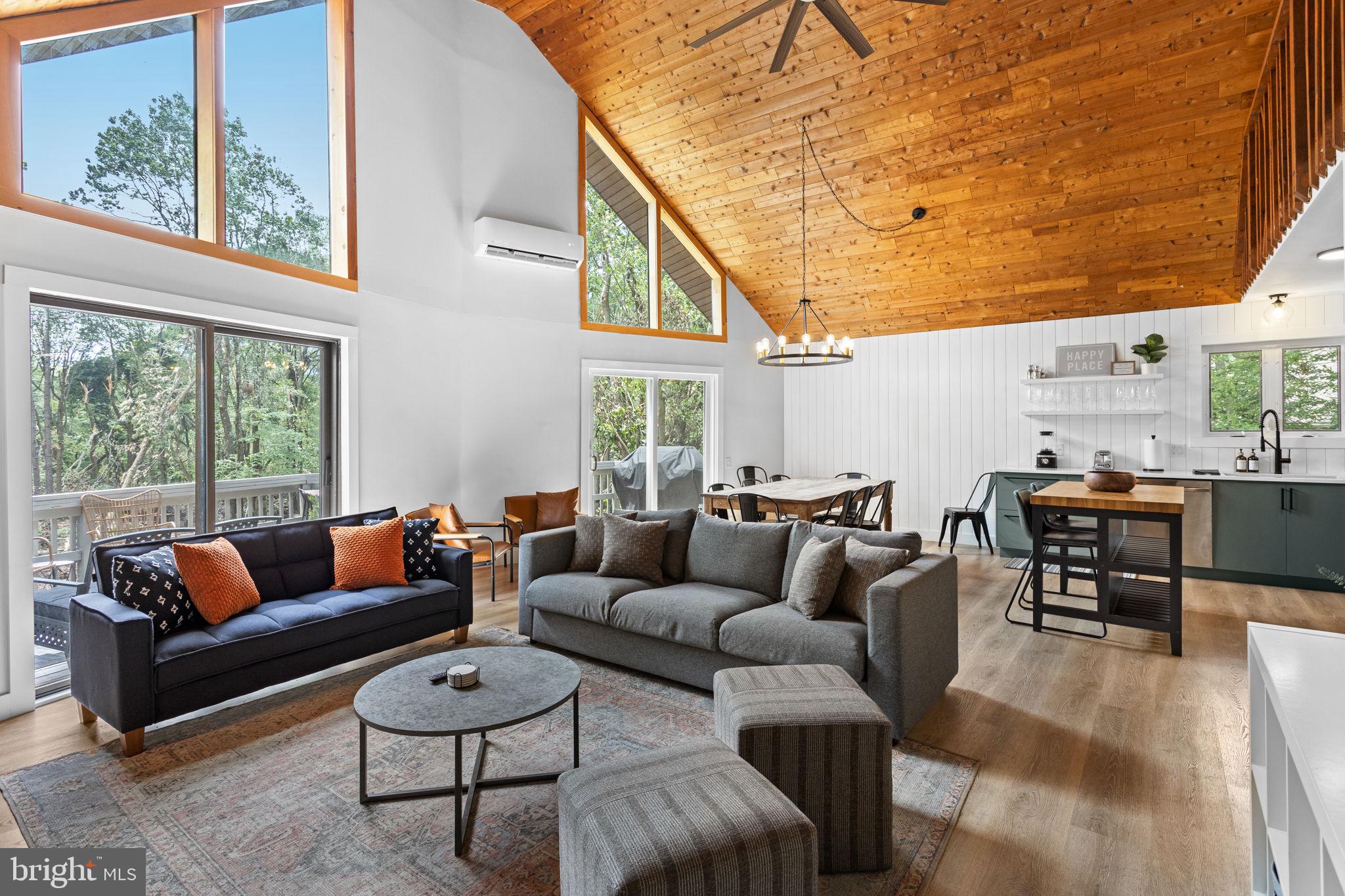 81 PINEKNOLL DRIVE