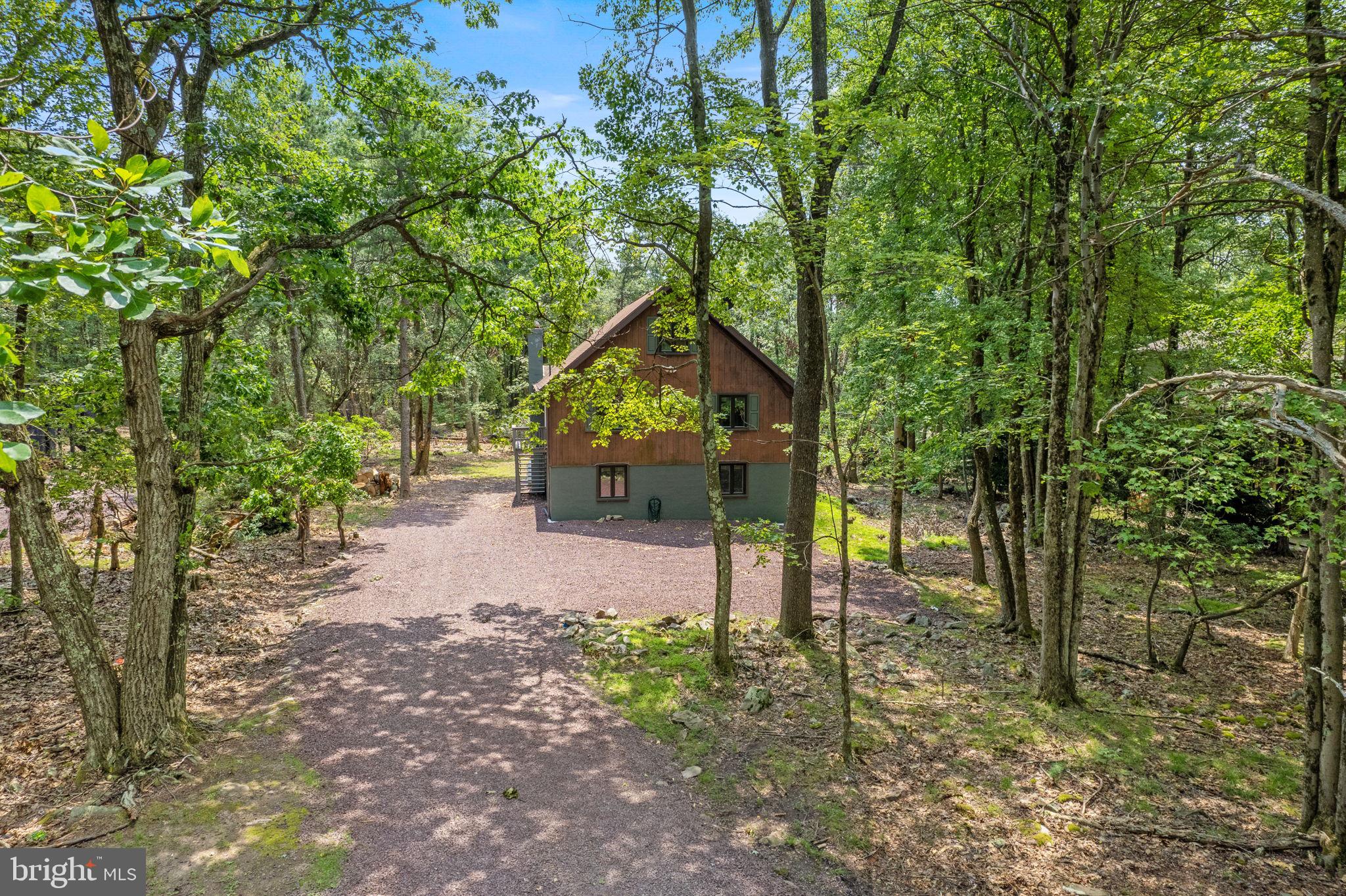 81 PINEKNOLL DRIVE