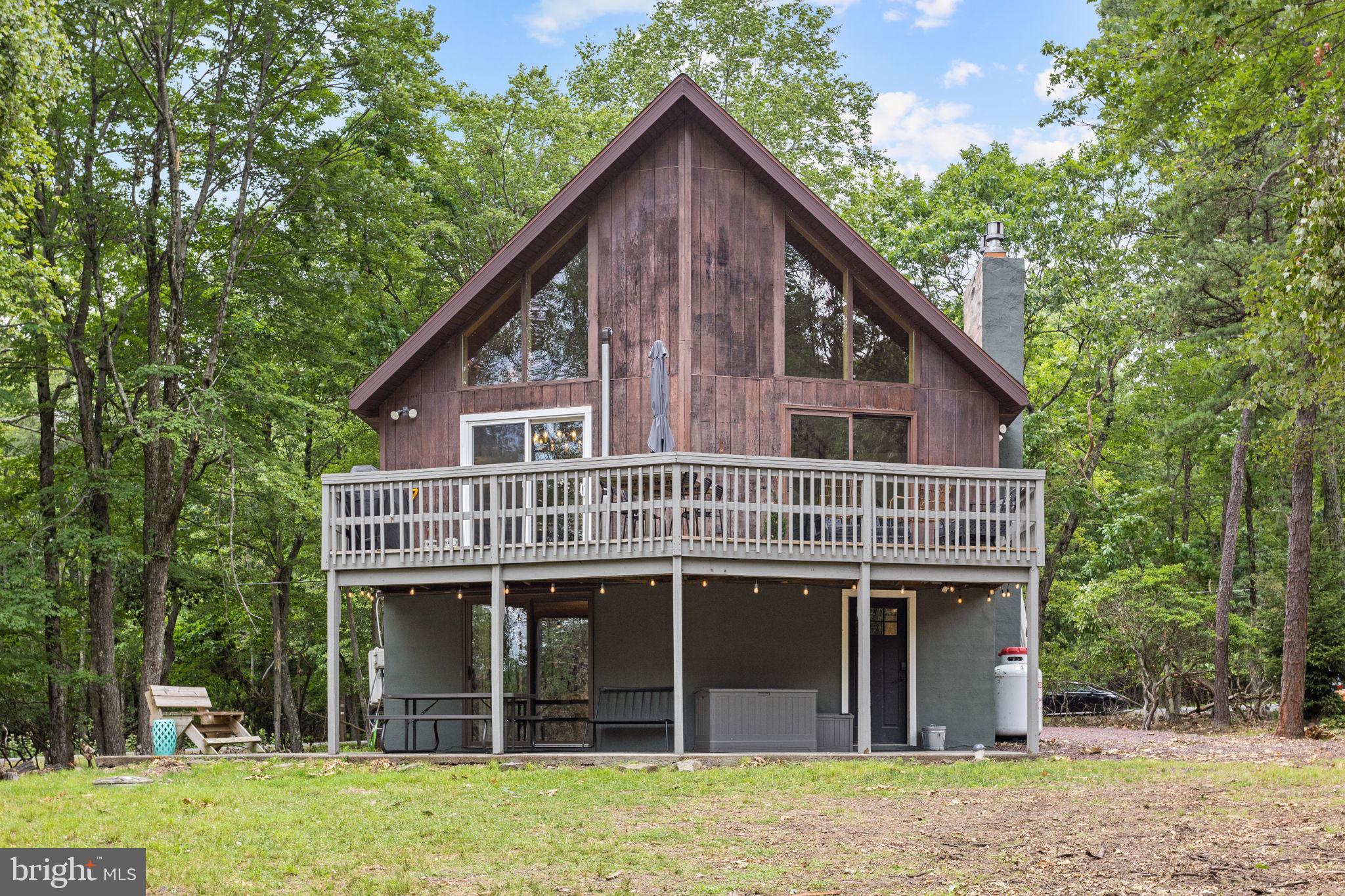 81 PINEKNOLL DRIVE