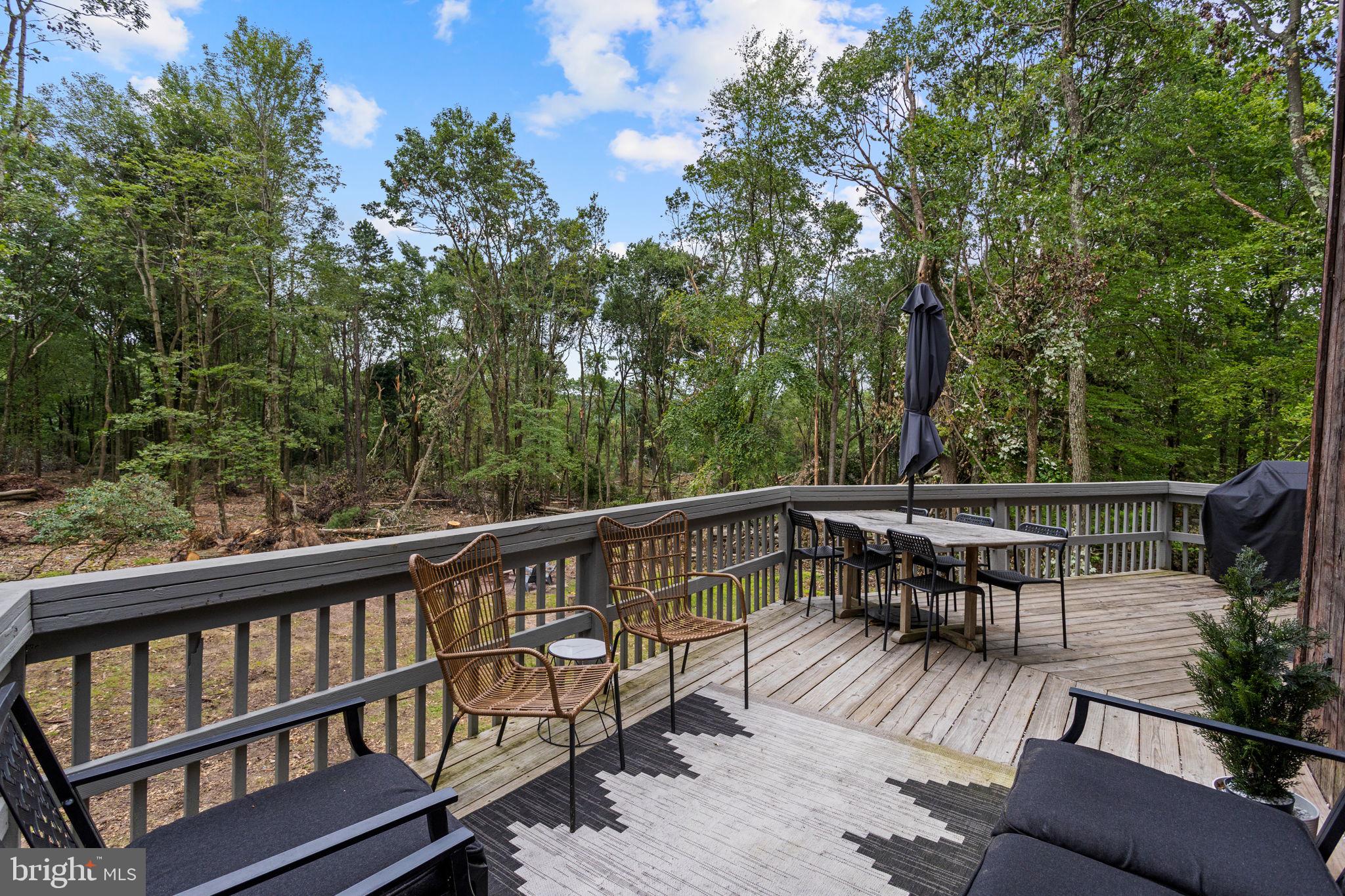 81 PINEKNOLL DRIVE
