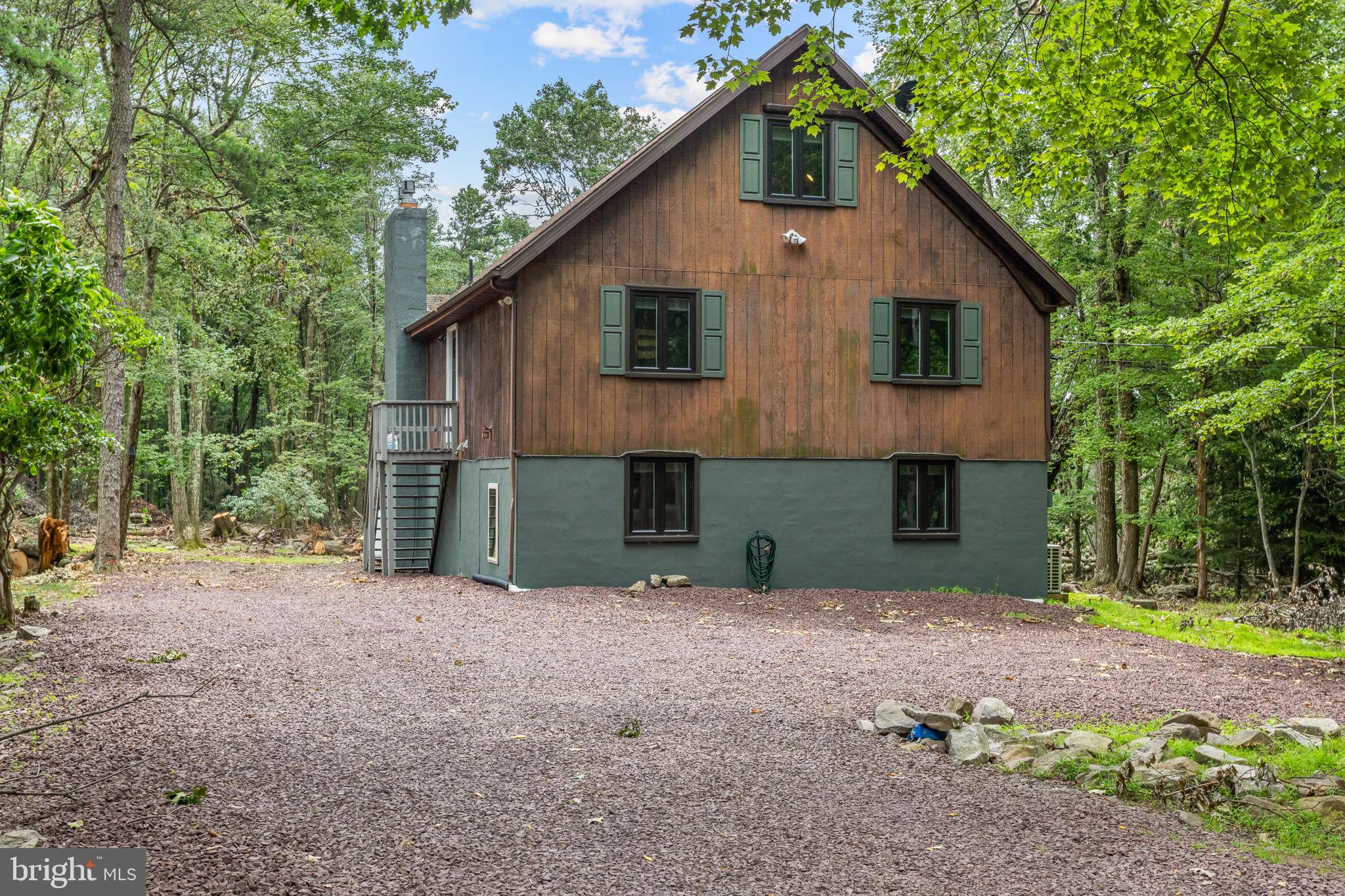 81 PINEKNOLL DRIVE