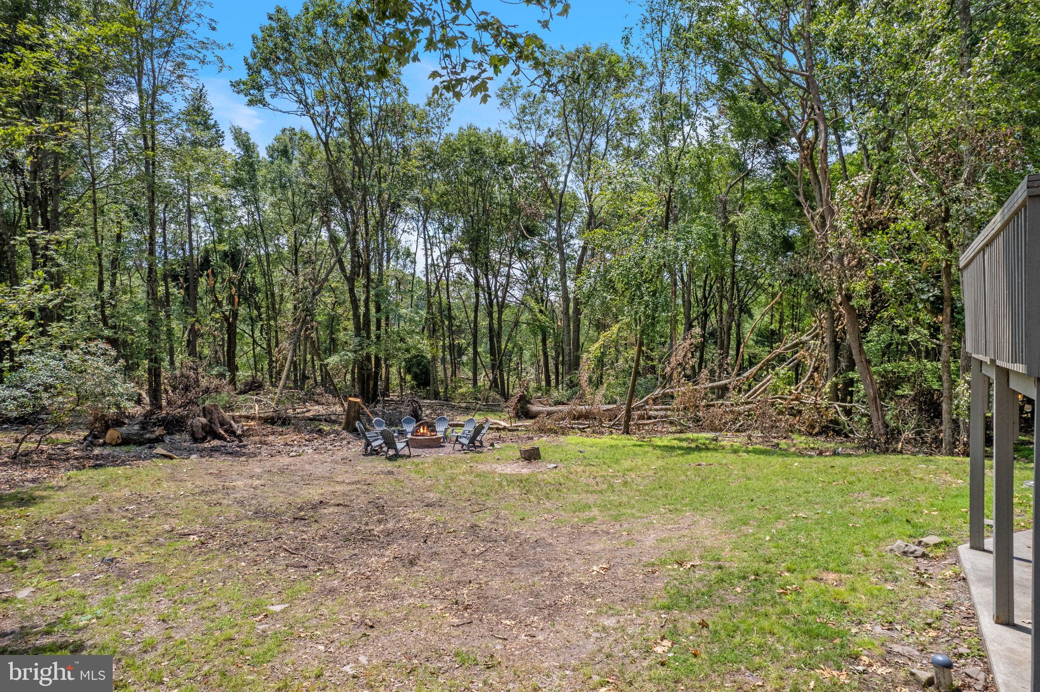 81 PINEKNOLL DRIVE