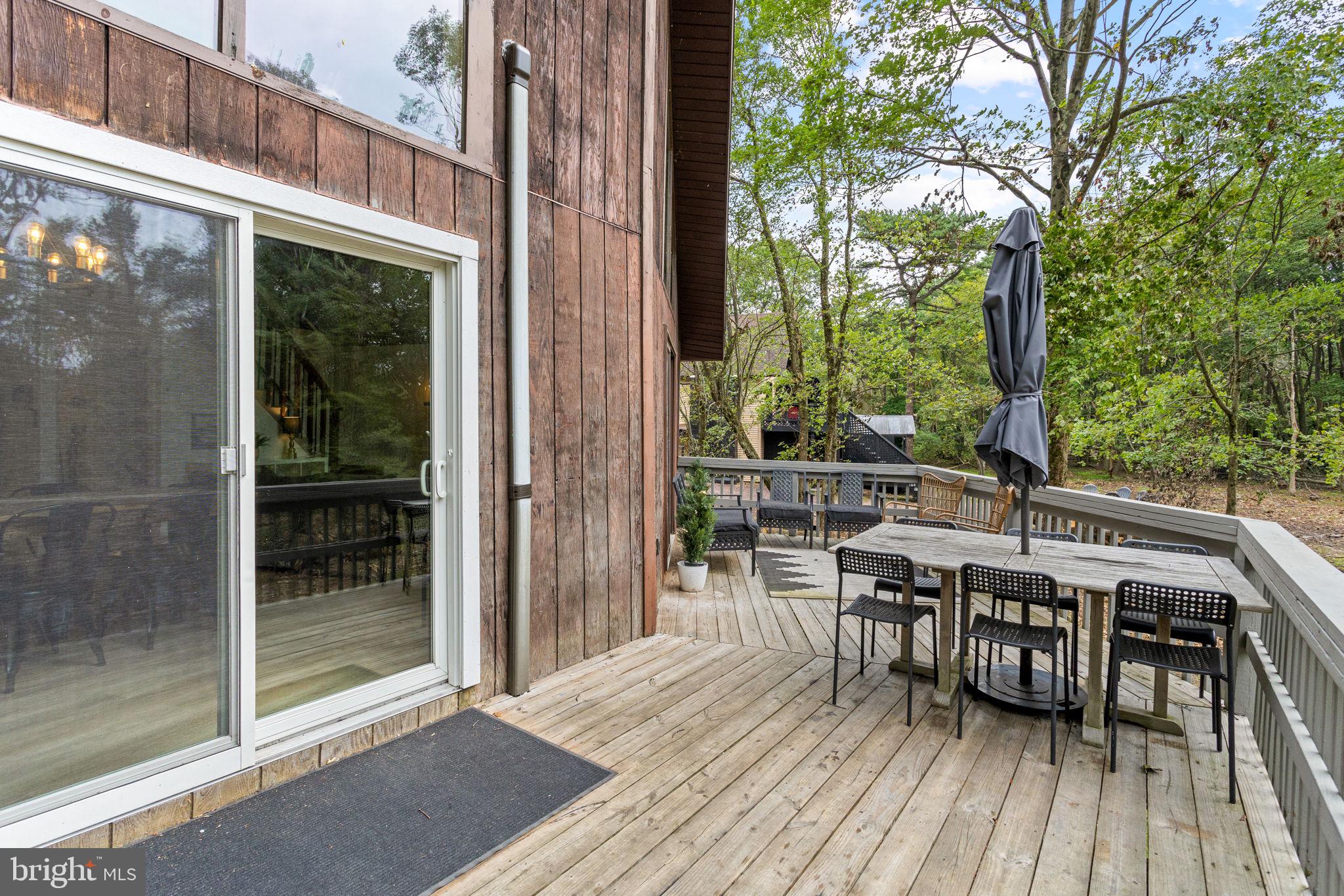 81 PINEKNOLL DRIVE