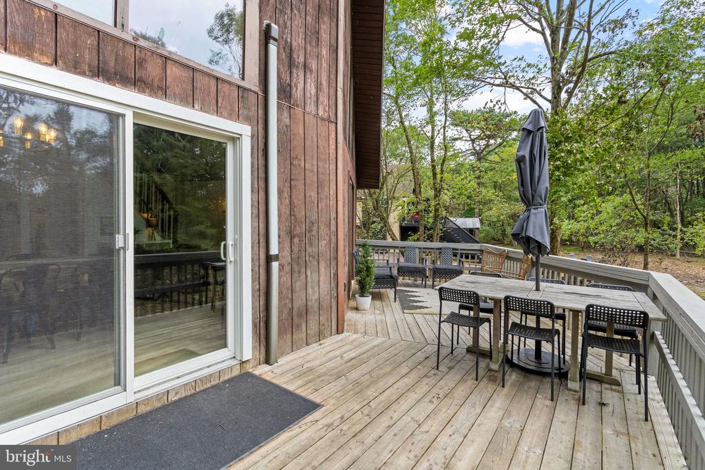 81 PINEKNOLL DRIVE