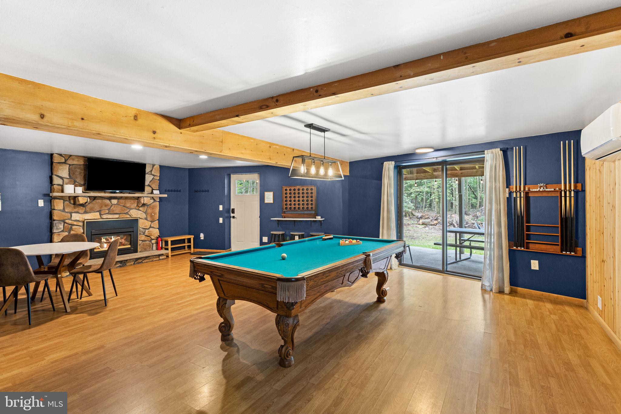 81 PINEKNOLL DRIVE