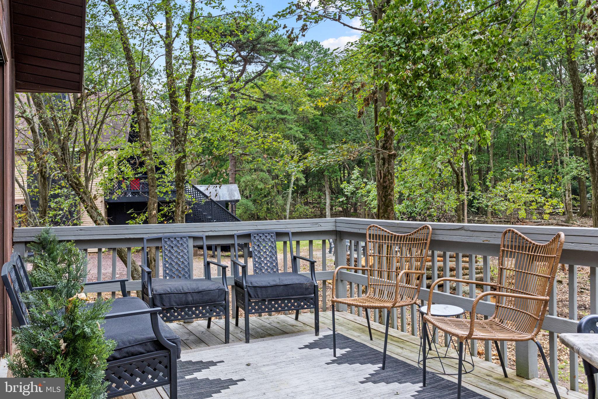 81 PINEKNOLL DRIVE