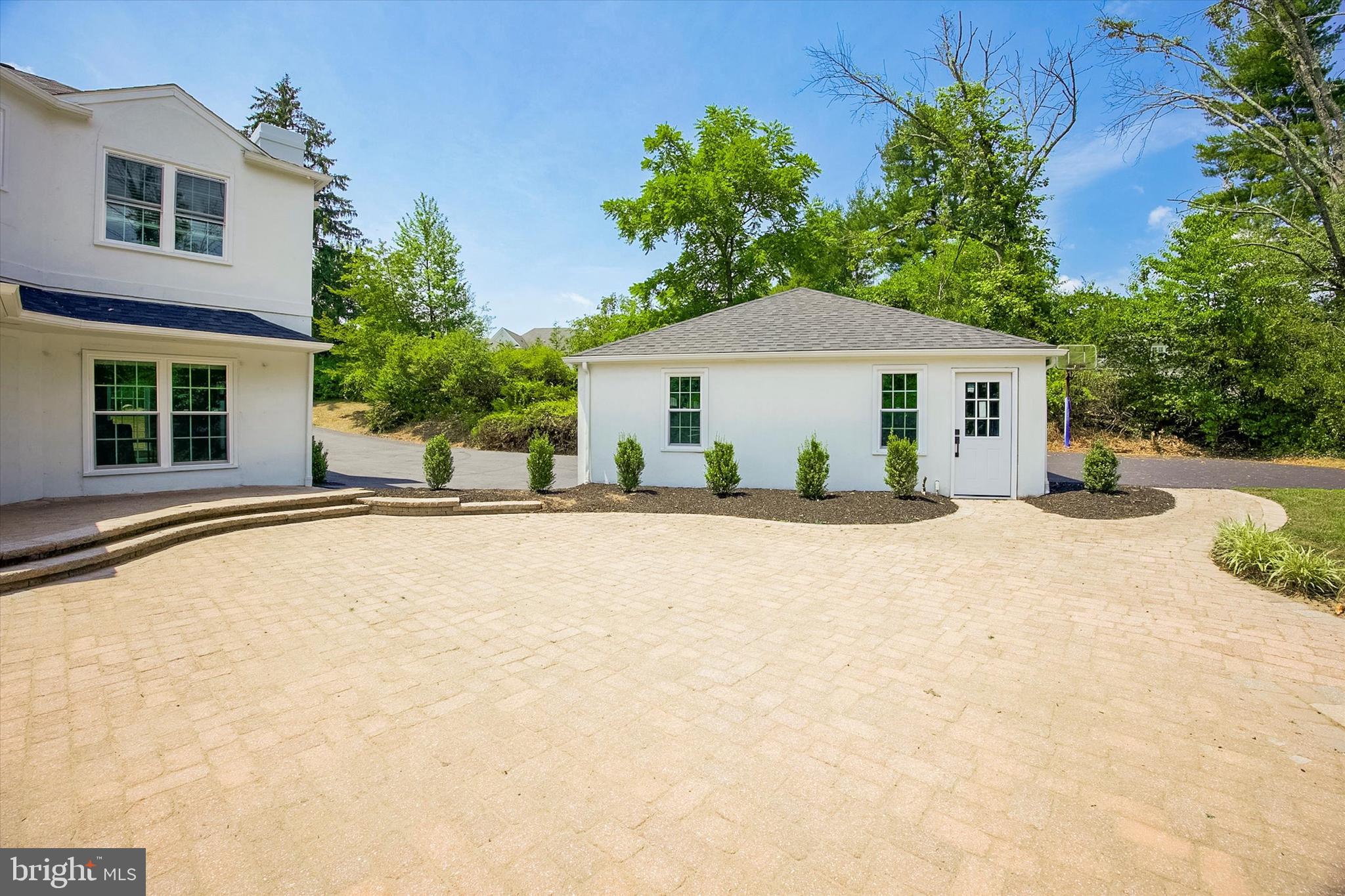 607 GOLF CLUB ROAD