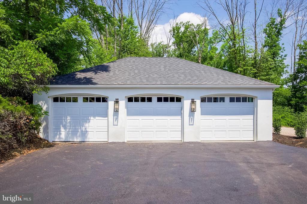 607 GOLF CLUB ROAD