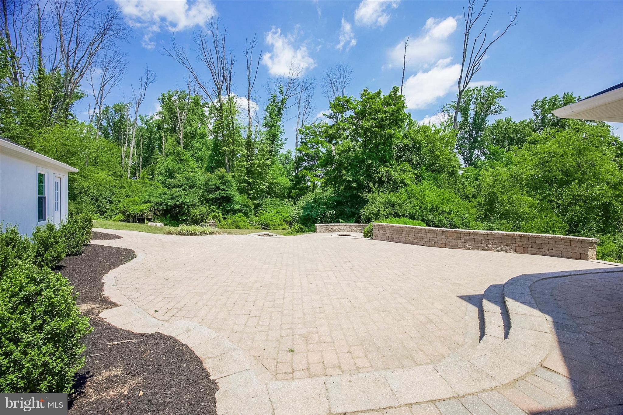 607 GOLF CLUB ROAD
