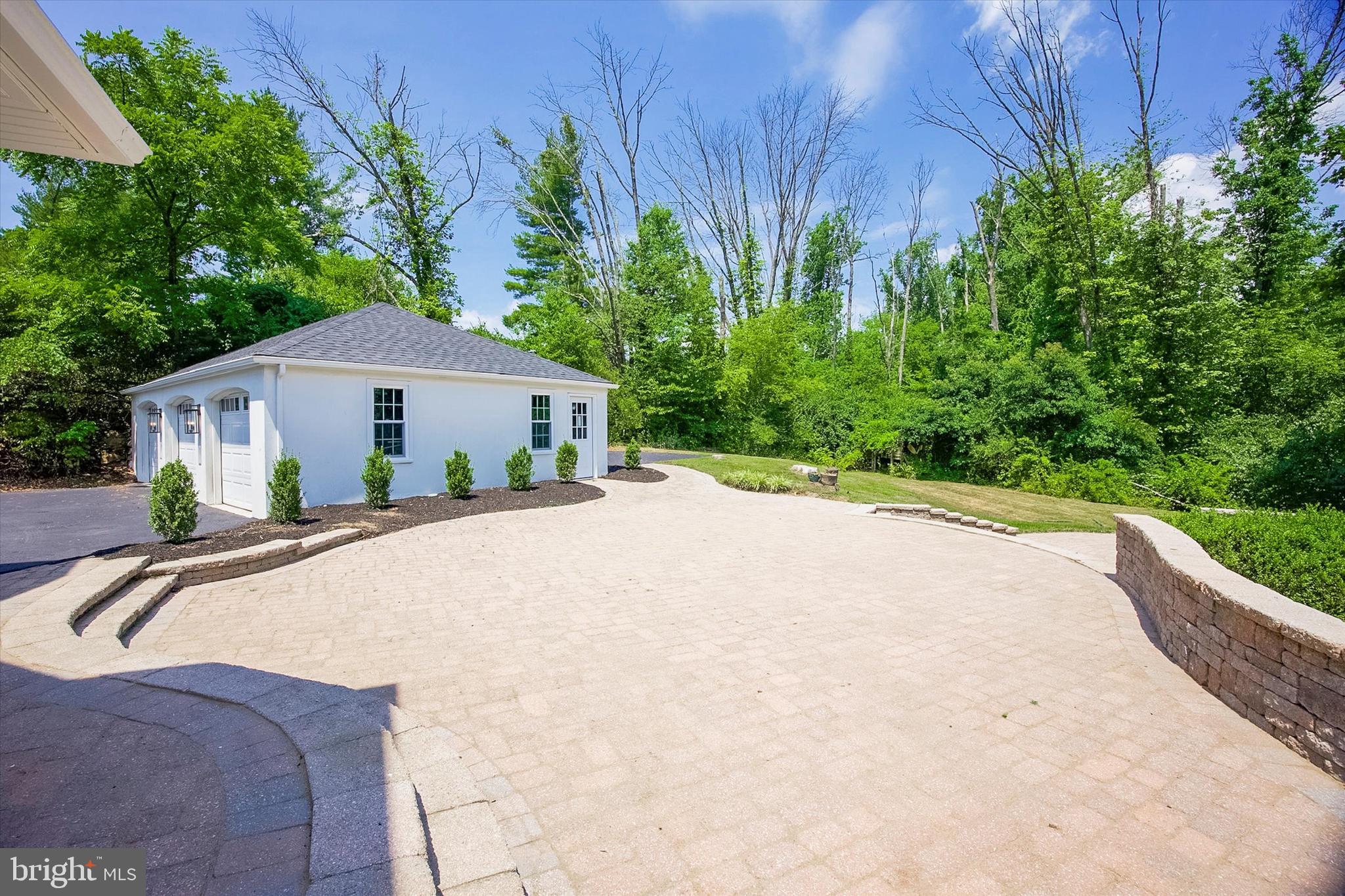 607 GOLF CLUB ROAD