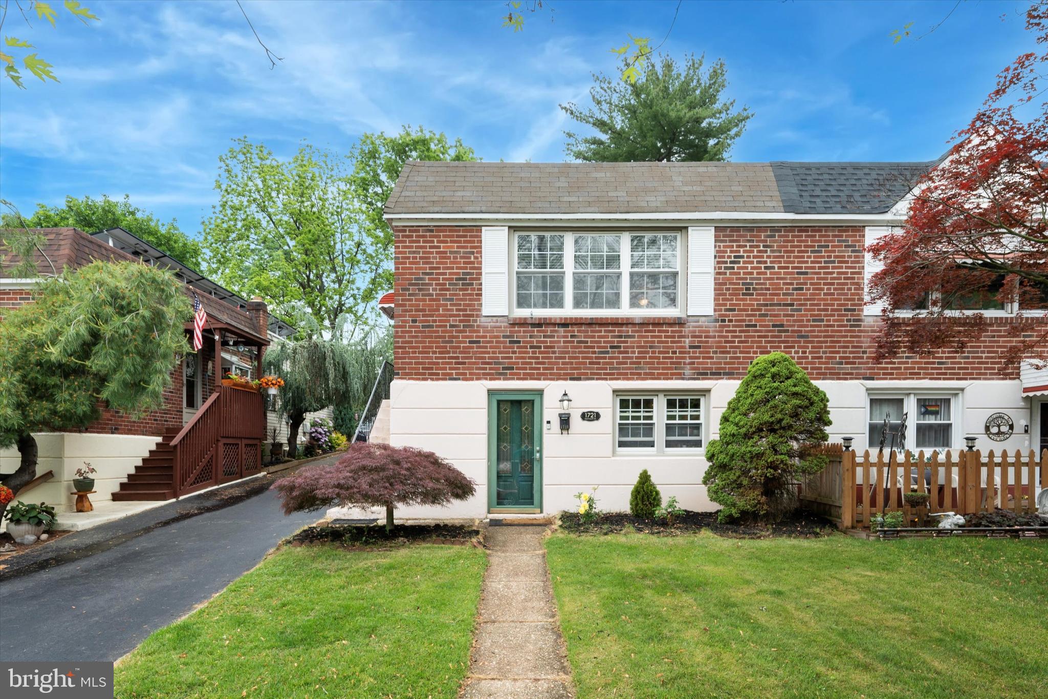 1721 DARTMOUTH DRIVE