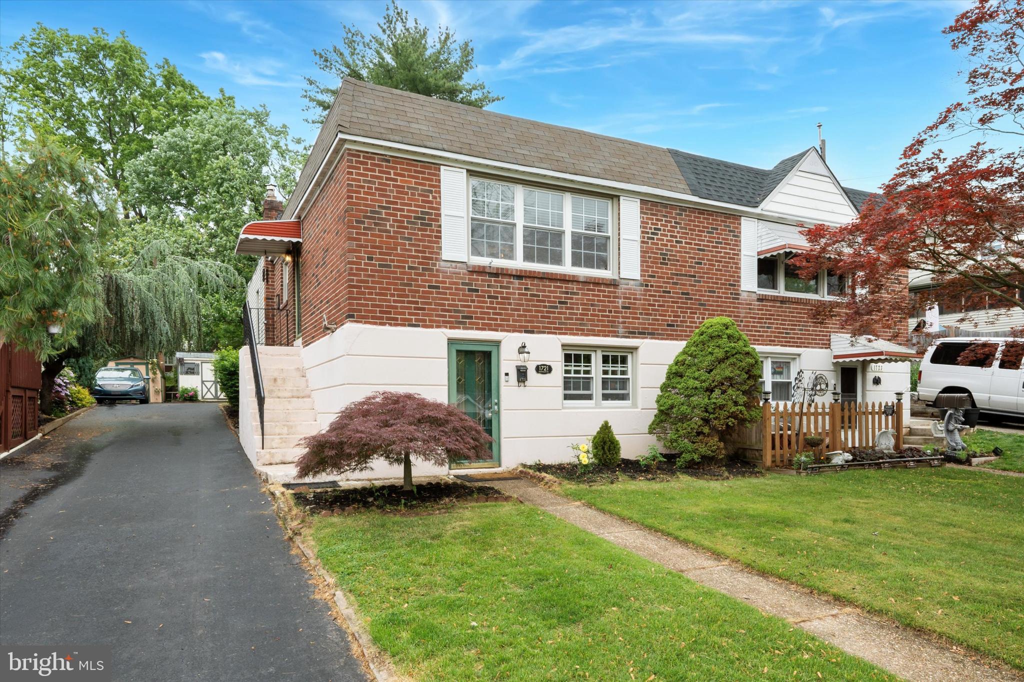 1721 DARTMOUTH DRIVE