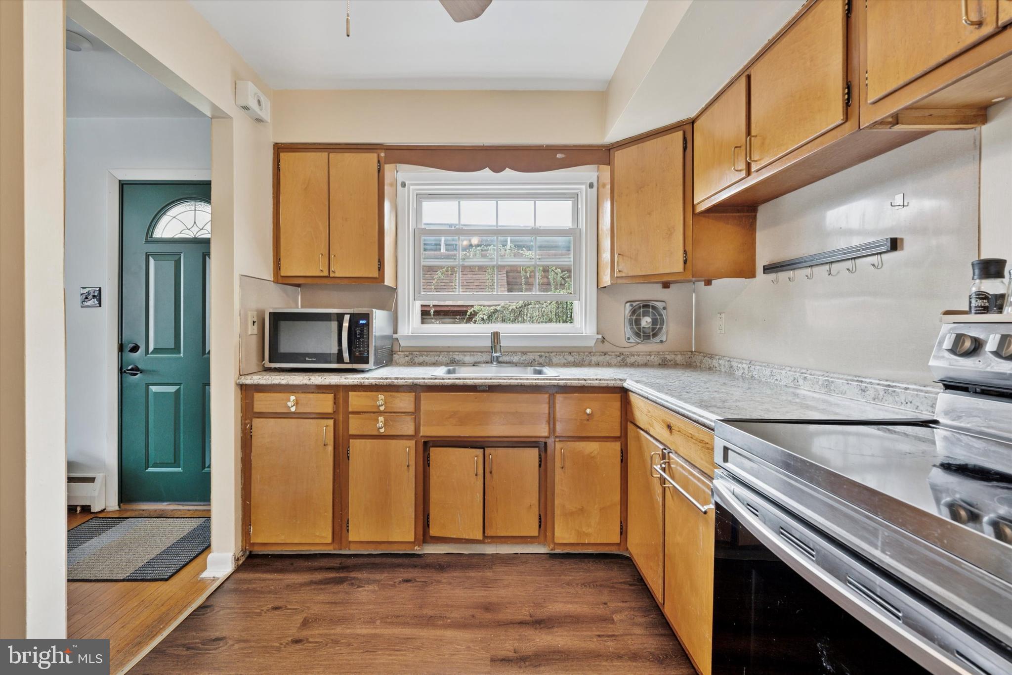 1721 DARTMOUTH DRIVE