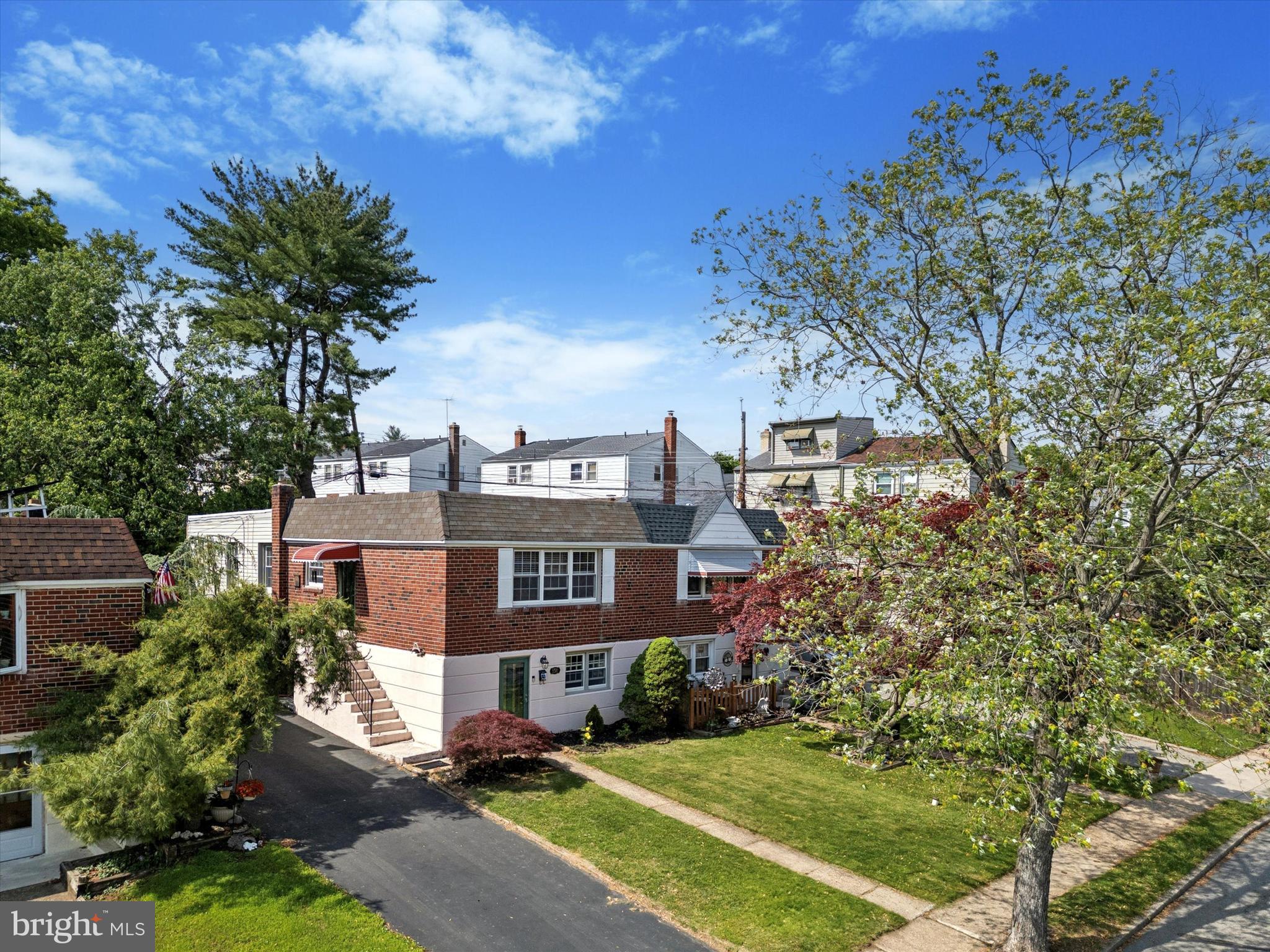 1721 DARTMOUTH DRIVE