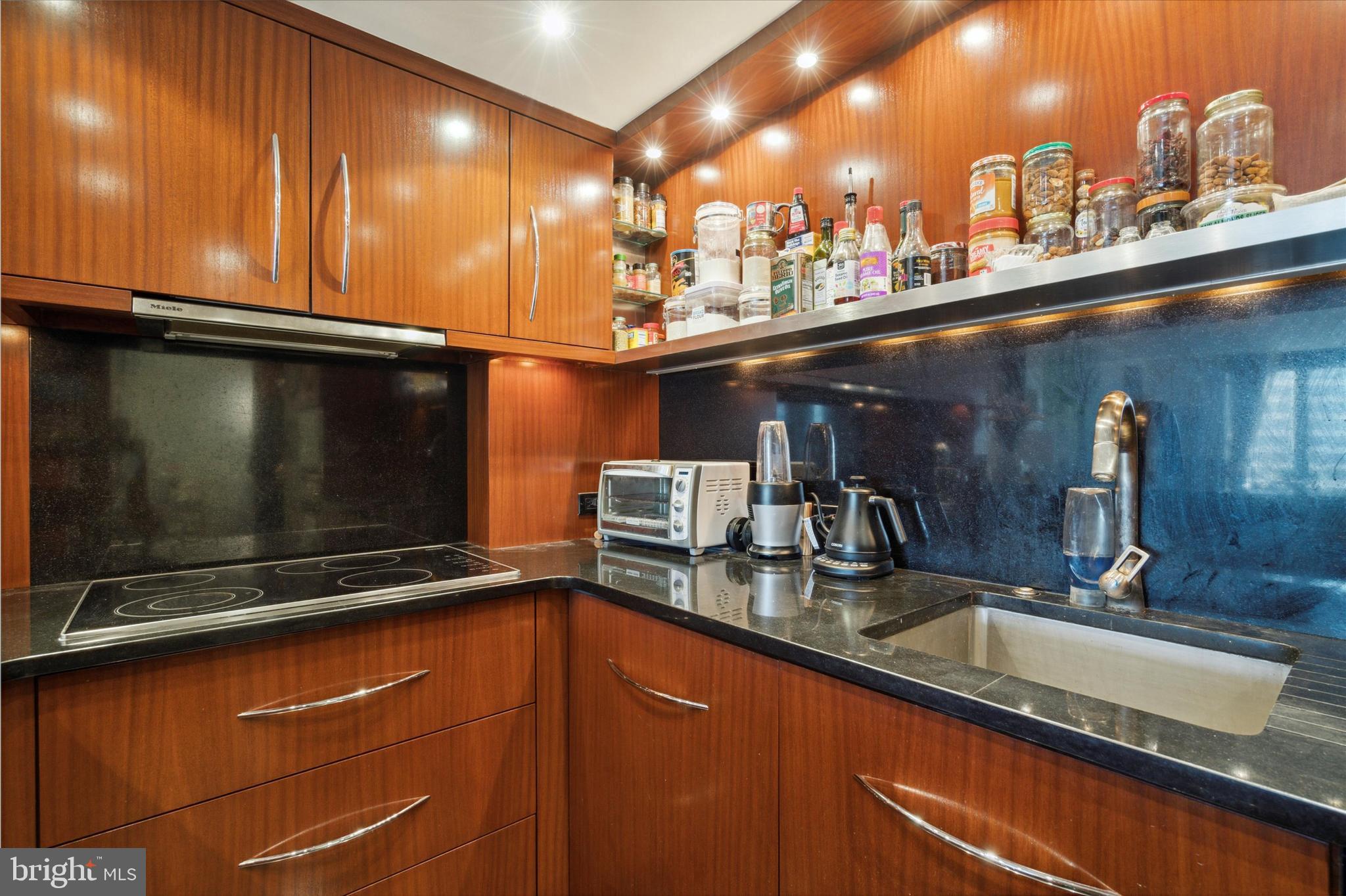 2018 WALNUT STREET 32 27C