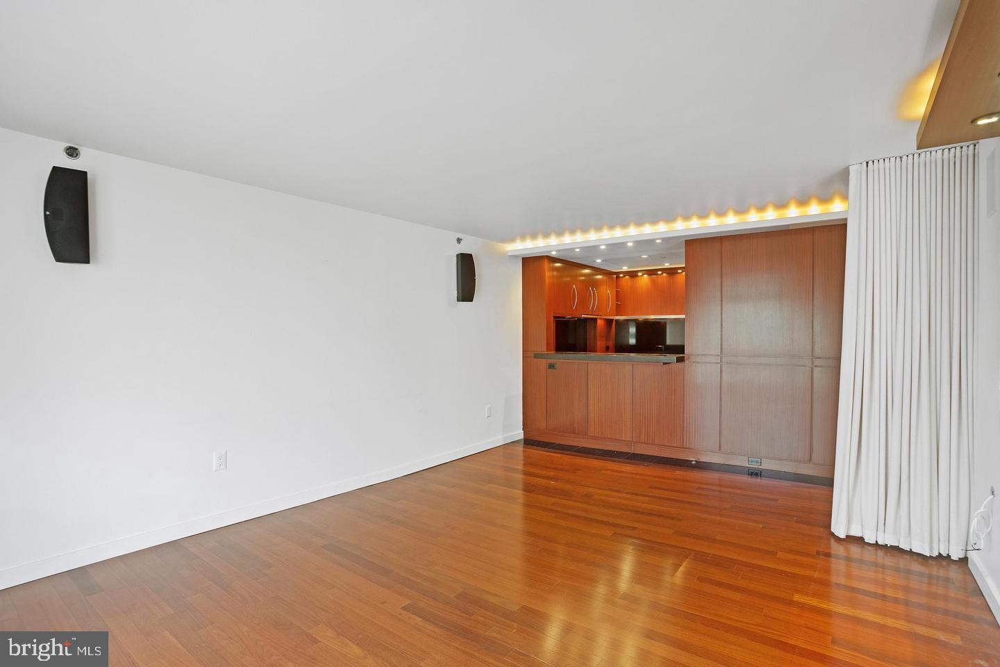 2018 WALNUT STREET 32 27C
