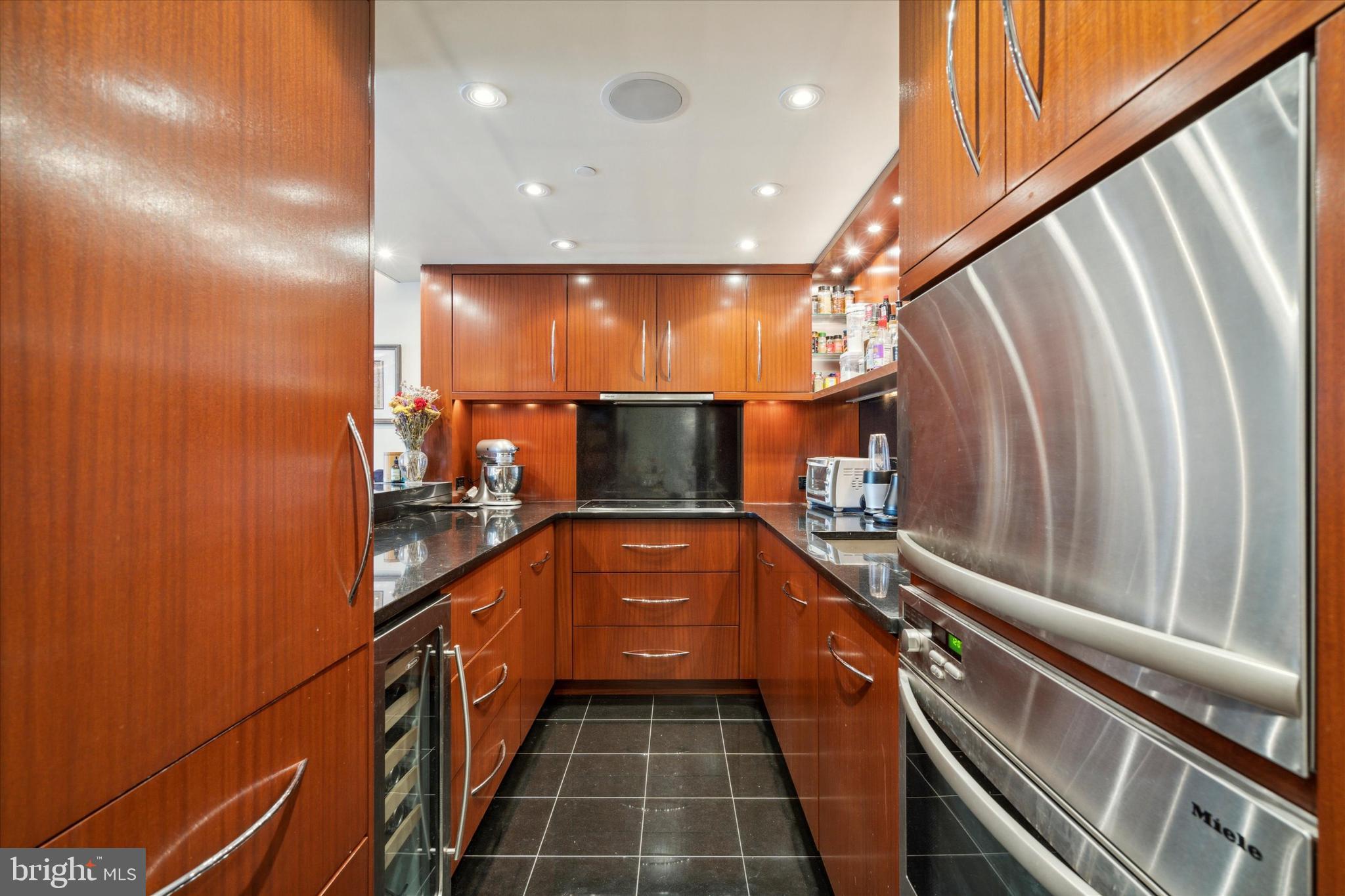 2018 WALNUT STREET 32 27C