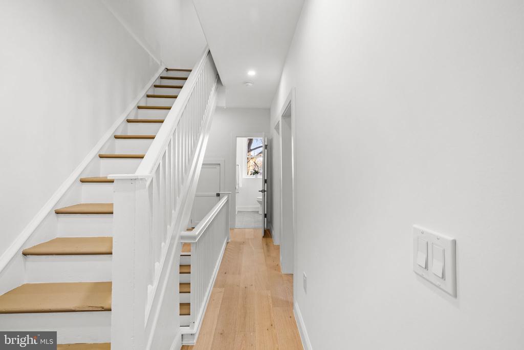 80 E JOHNSON STREET