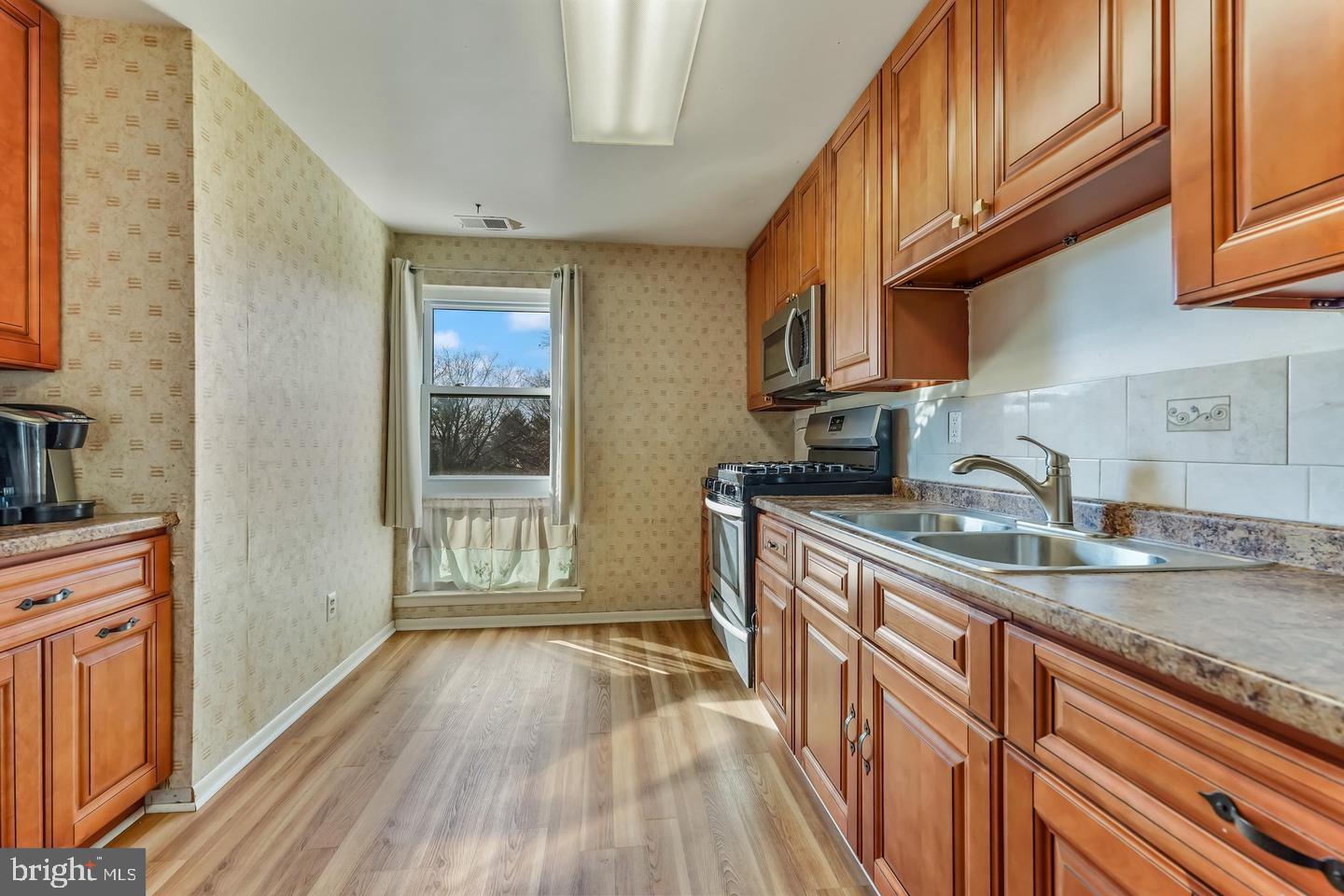 327 SHAWMONT AVENUE 1D7