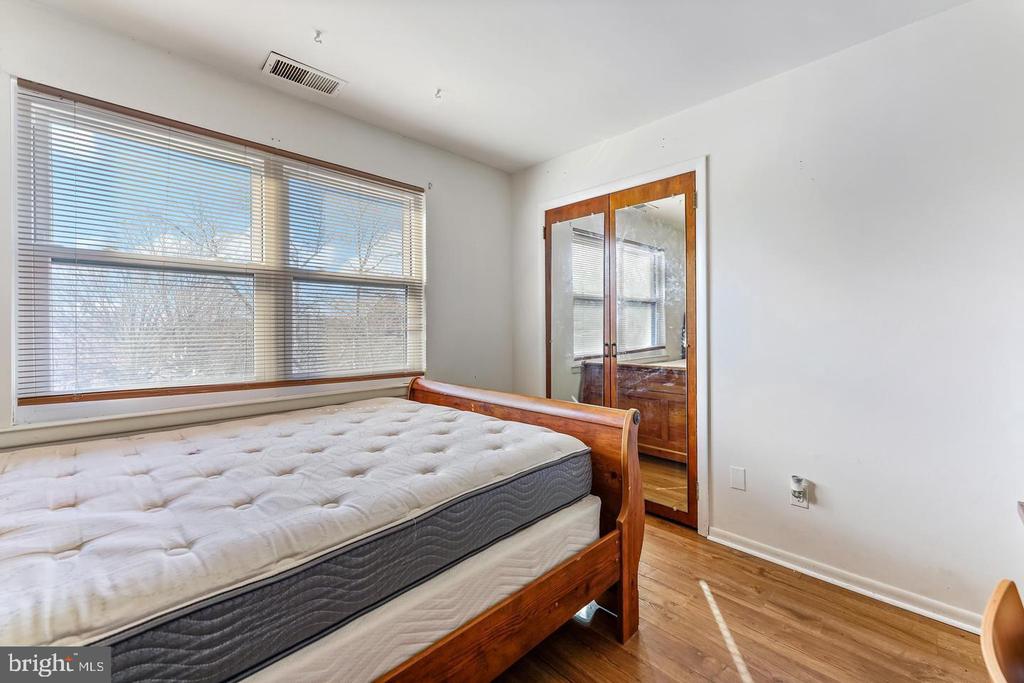 327 SHAWMONT AVENUE 1D7