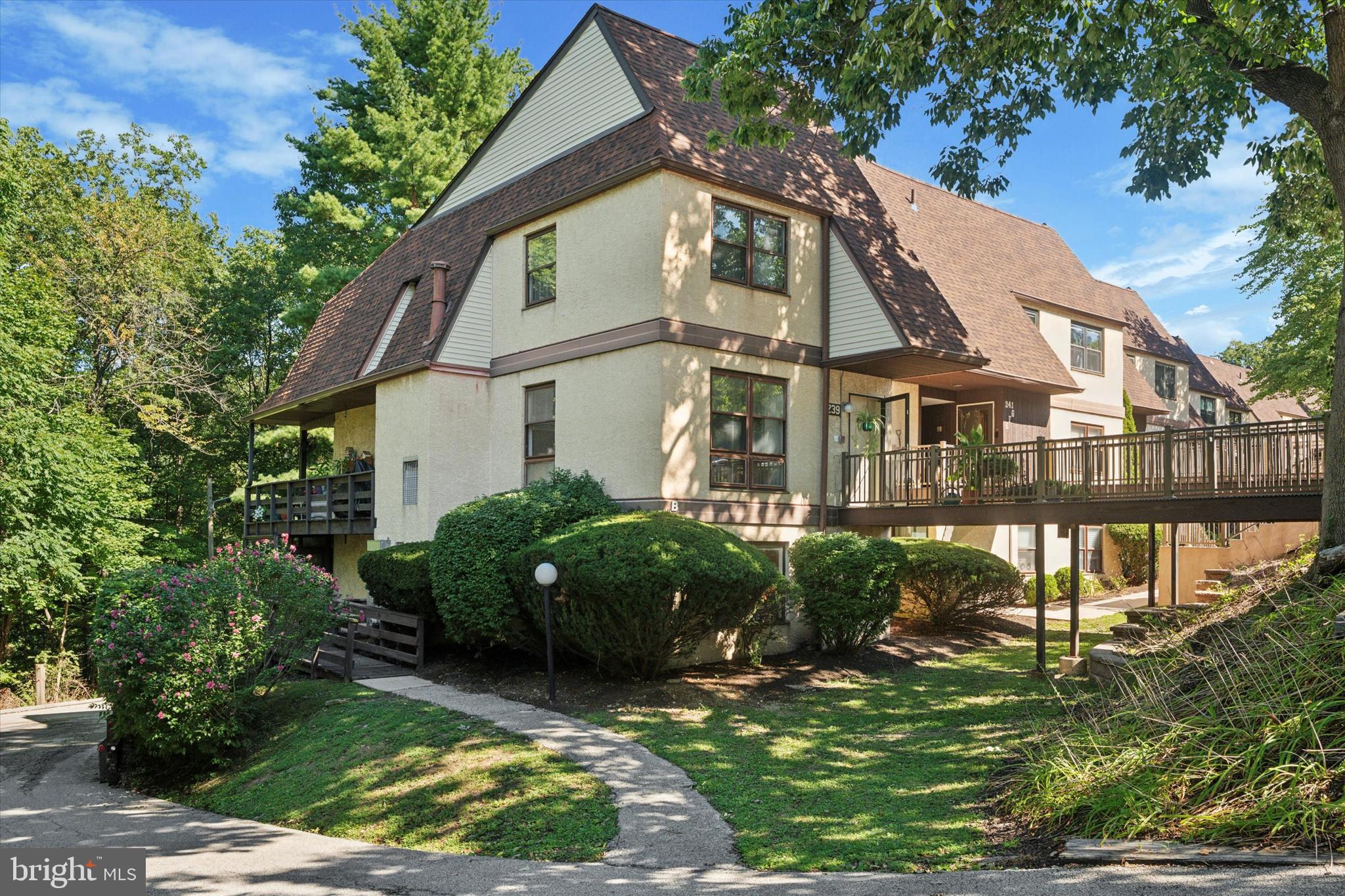 239 SHAWMONT AVENUE 10A1